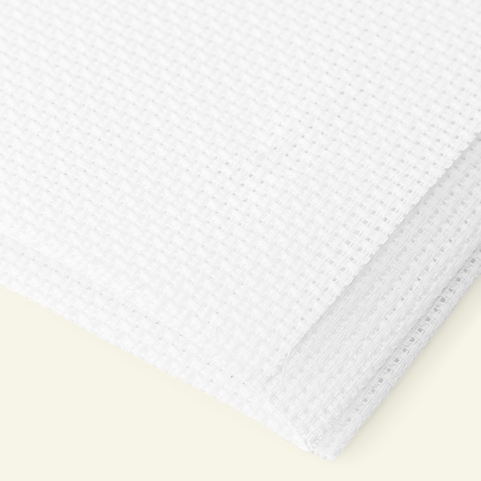 Aida fabric 4,4 blocks/cm 40x50cm white 98109_pack_b