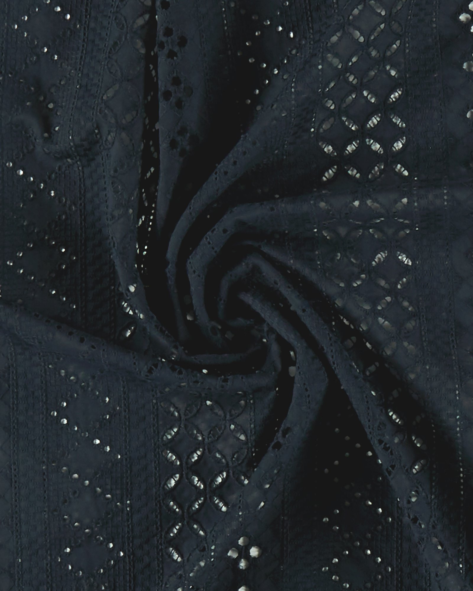 Broderie anglaise navy with flowers 550123_pack