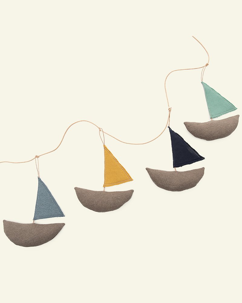 Bunting with boats DIY3025_mobile_ships_sew.png
