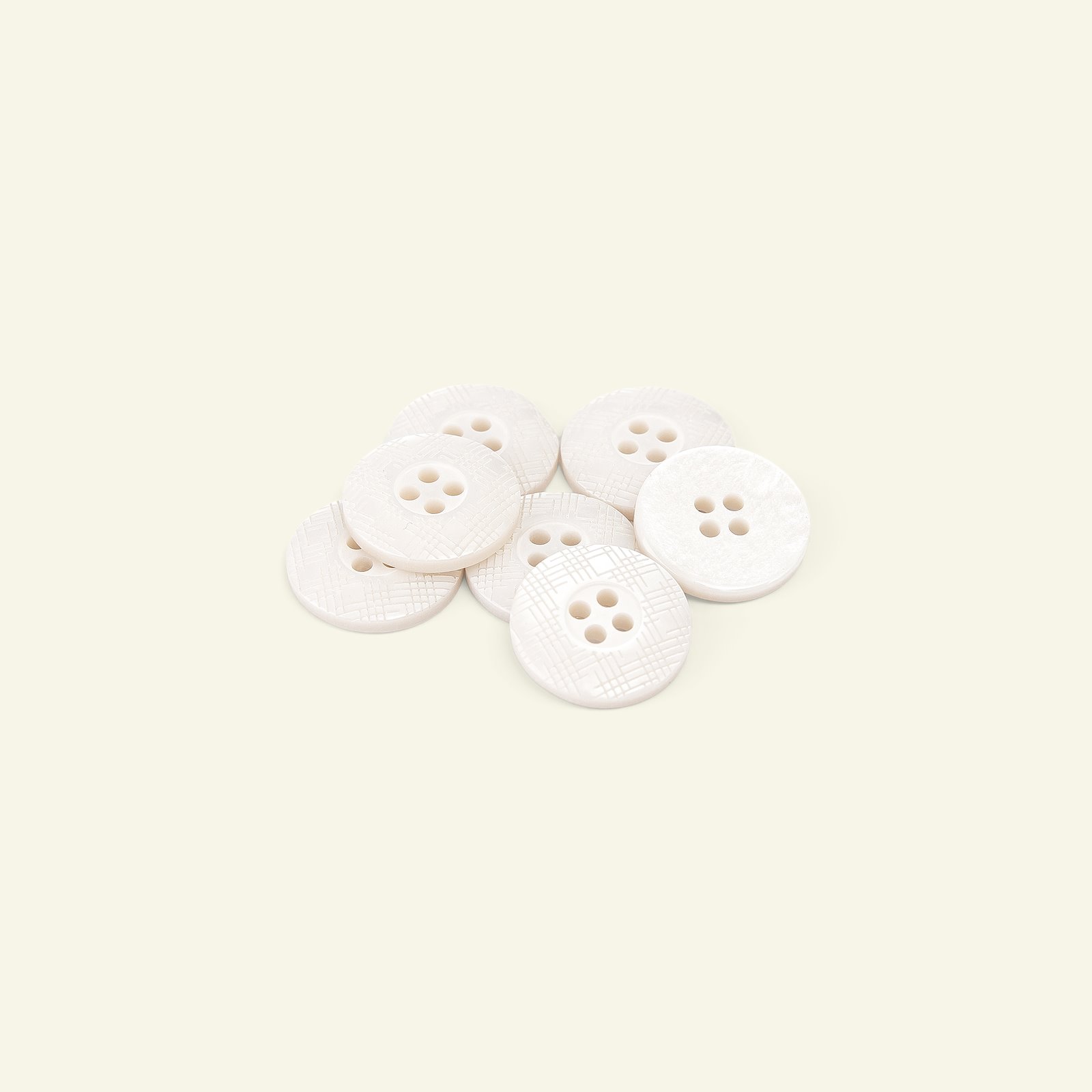 Button 4-holes 18mm white 7pcs 33104_pack