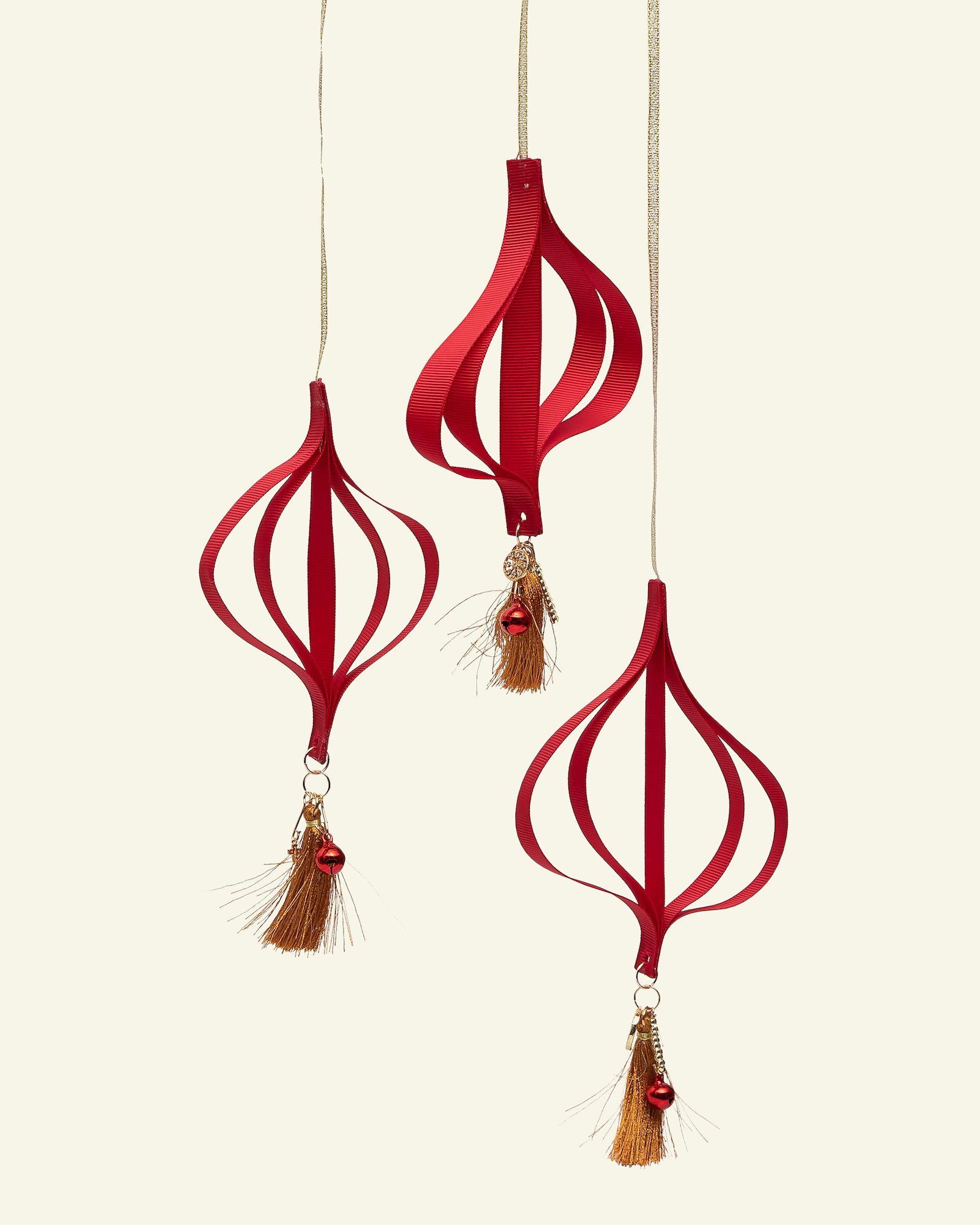 Christmas ribbon ornaments DIY4036_image.png
