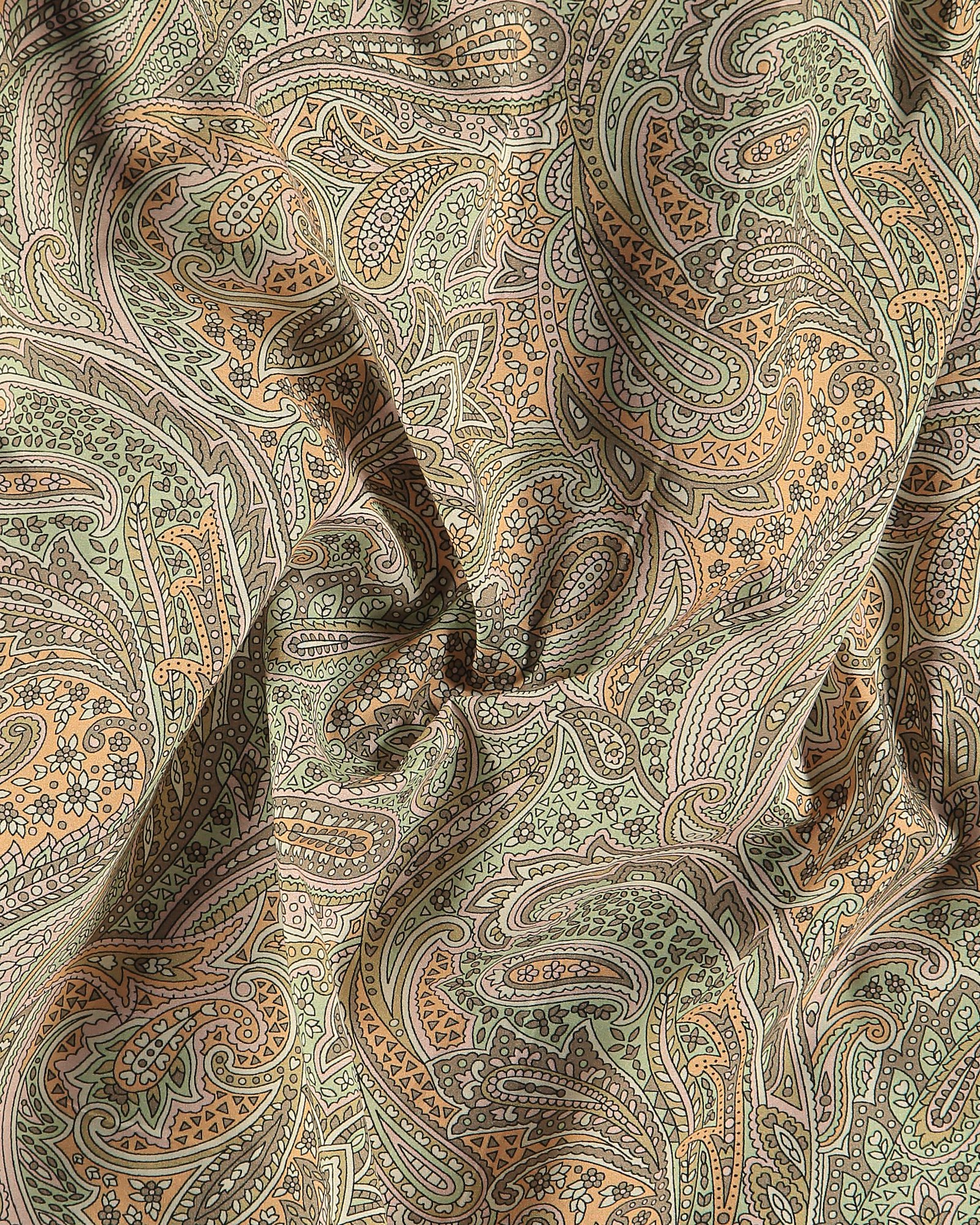Cotton poplin sand with paisley print 540116_pack