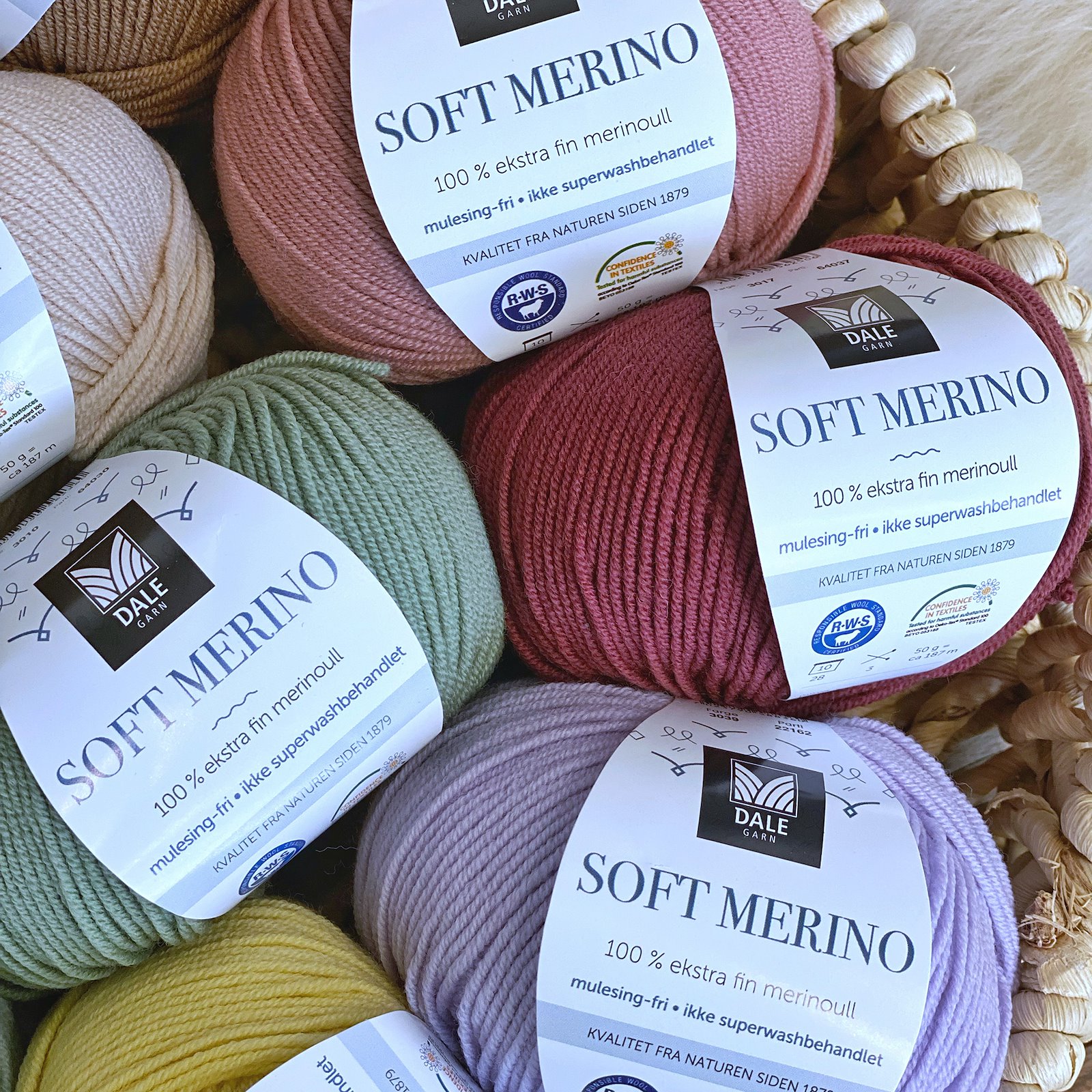 Dale Garn, 100% extra fine merino wool yarn, "Soft Merino", jadegreen (3010) 90000331_90000361_90000338_90000360_sskit
