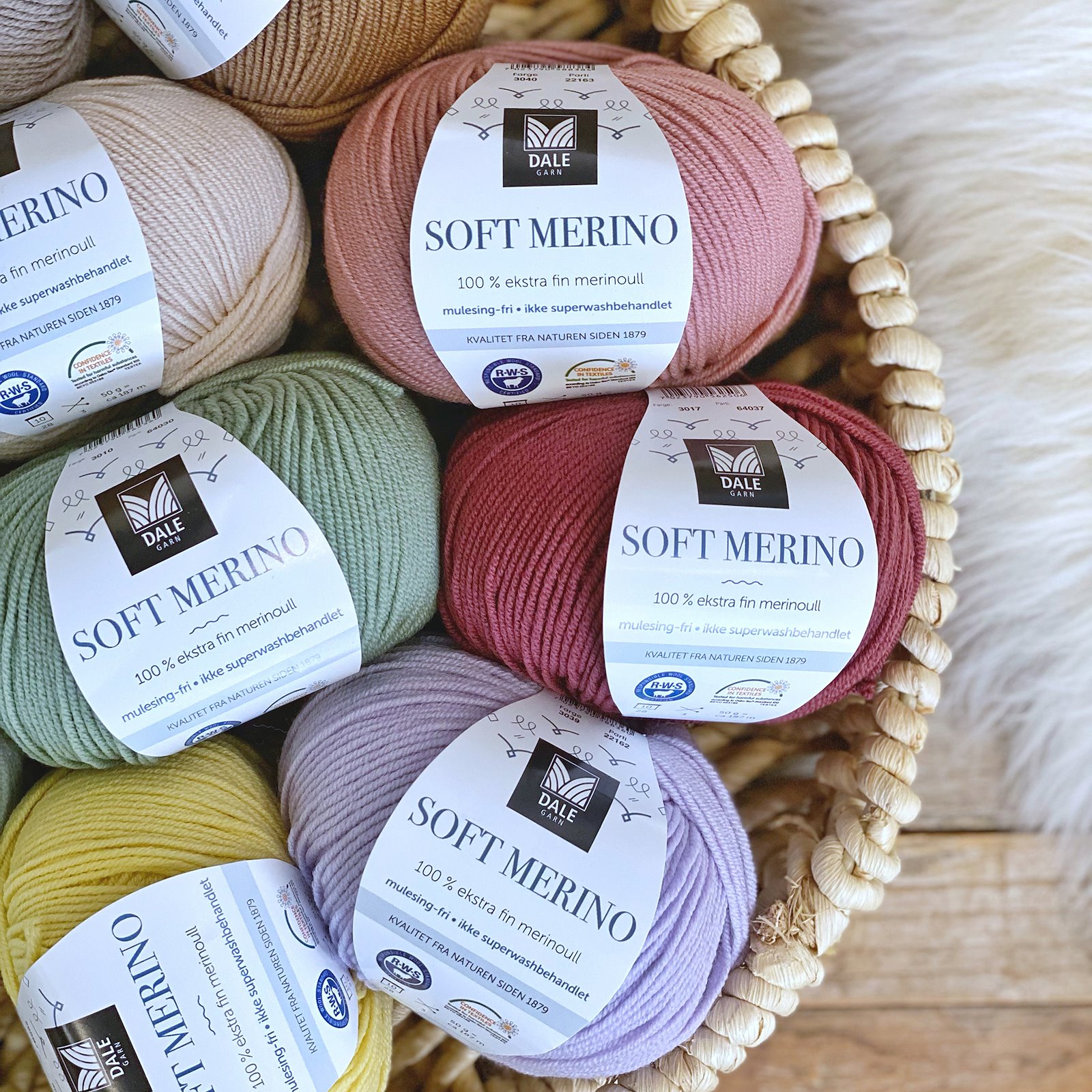 Dale Garn, 100% extra fine merino wool yarn, "Soft Merino", old rose (3040) 90000361_90000331_90000338_90000360_90000330_sskit