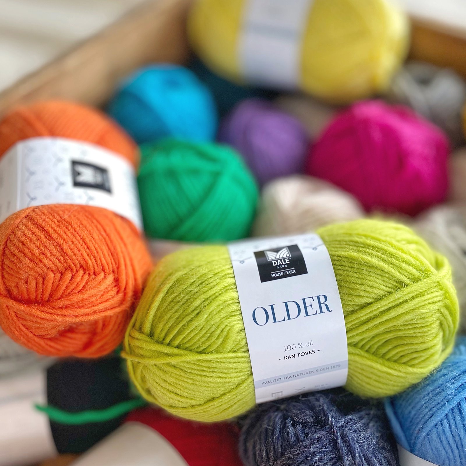 Dale Garn, 100% wool yarn "Older", lime green (410) 90000480_90000486_sskit