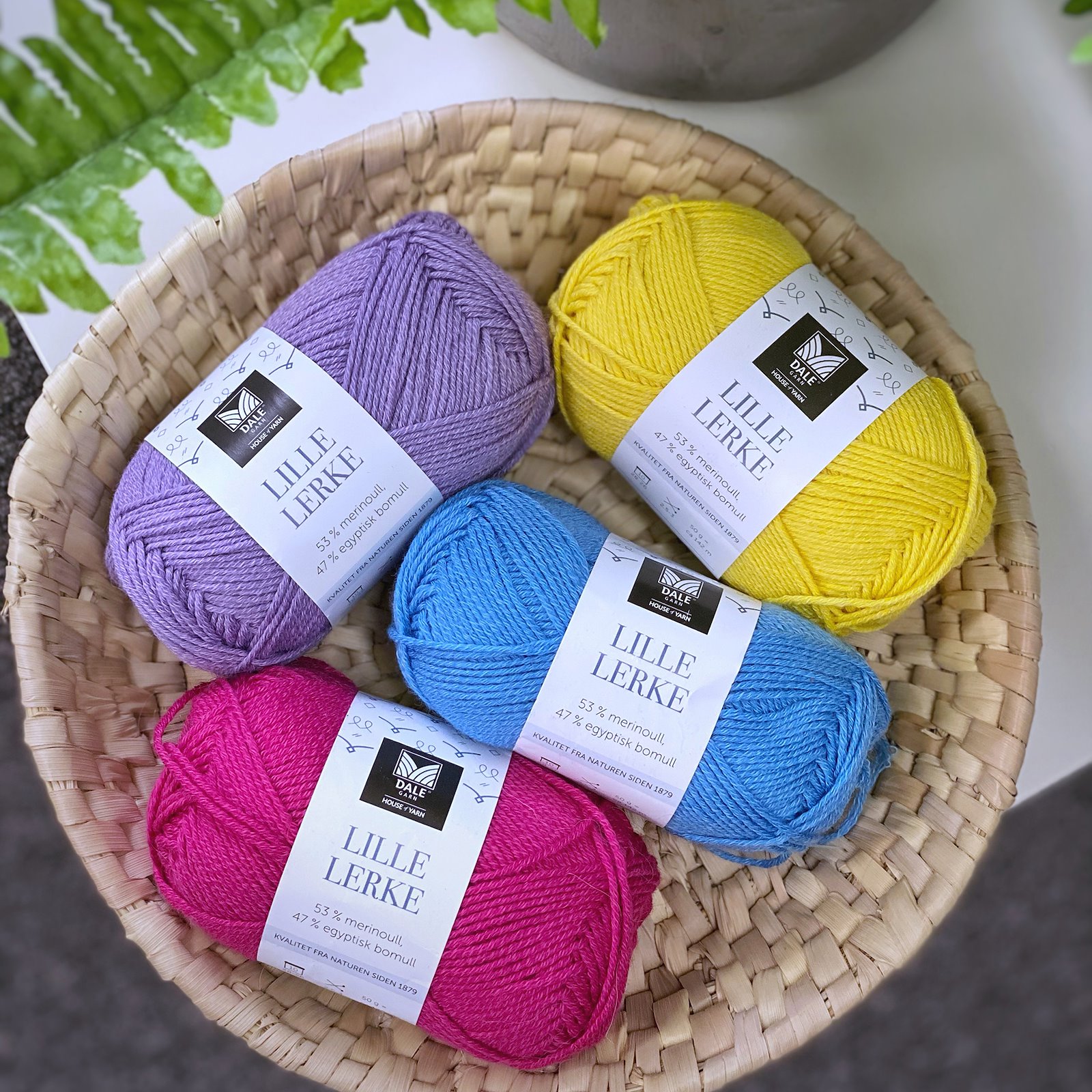 Dale Garn, merino/cotton yarn "Lille Lerke", light lavender (8159) 90000426_90000427_90000428_90000429_sskit