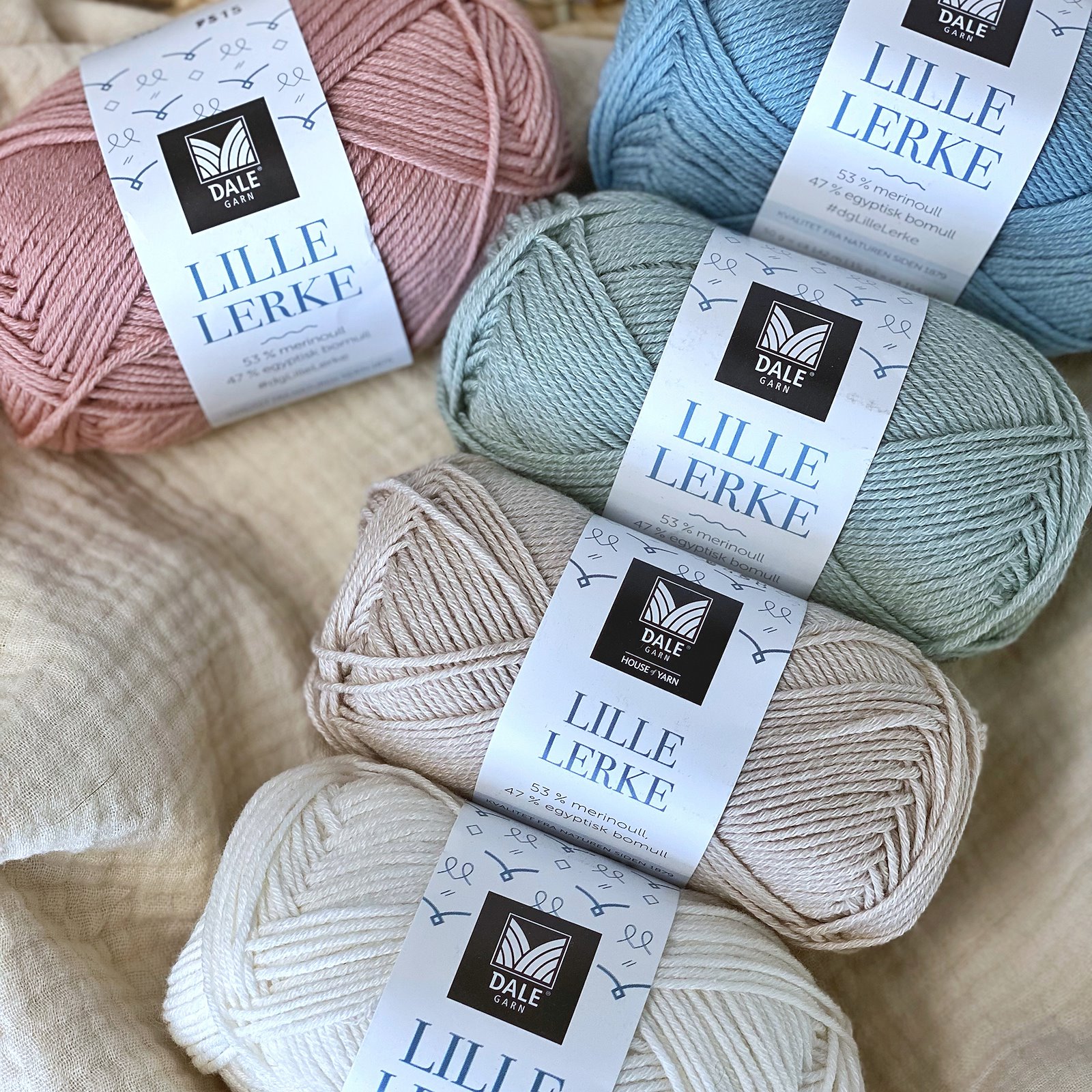 Dale Garn, merino/cotton yarn "Lille Lerke", unbleached white (0020) 90000401_90000434_90000418_90000415_90000413_sskit