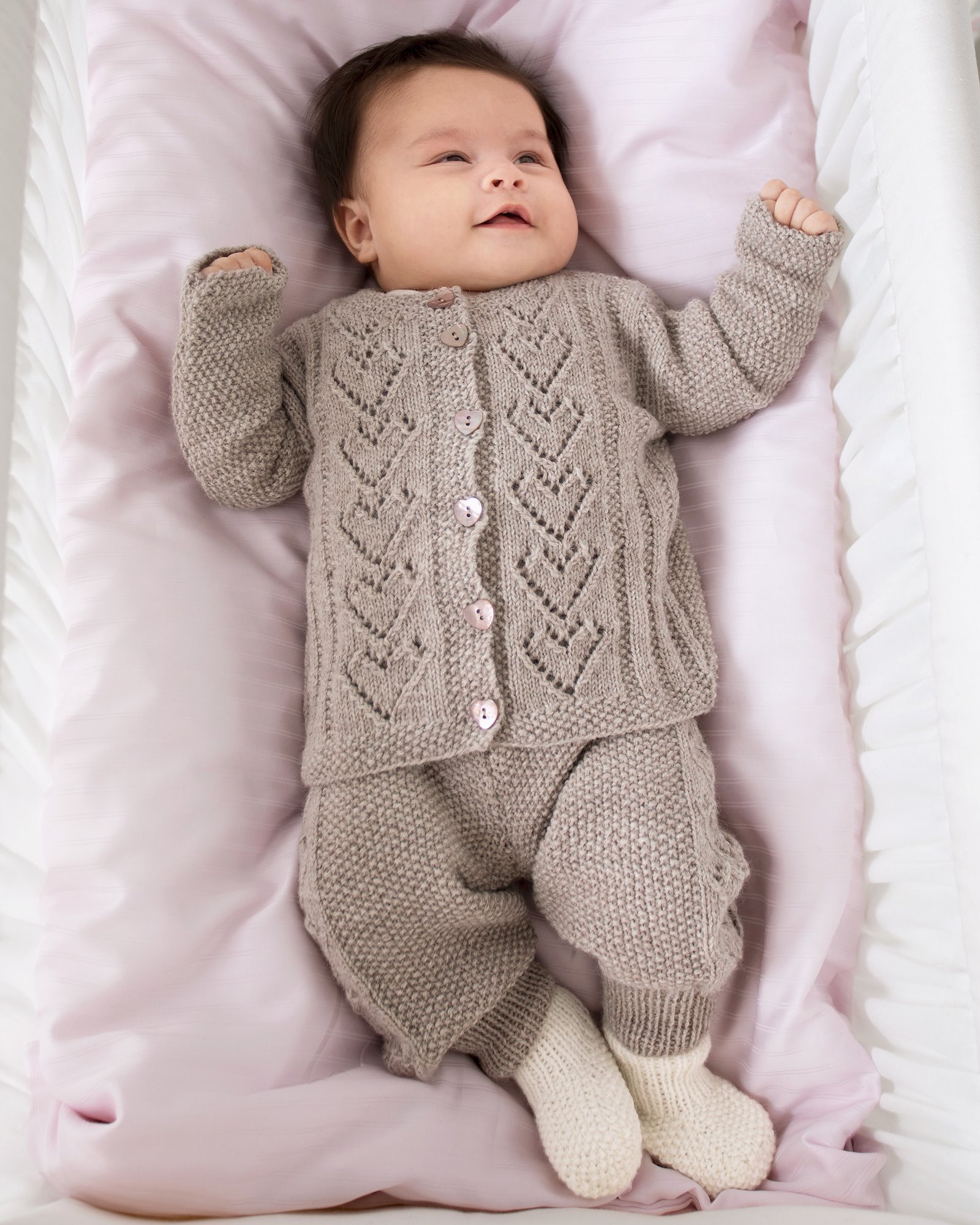 Dale Wolle, Strickanleitung: BABY-SET TRULS DALE6050_Truls_Baby_Set.jpg