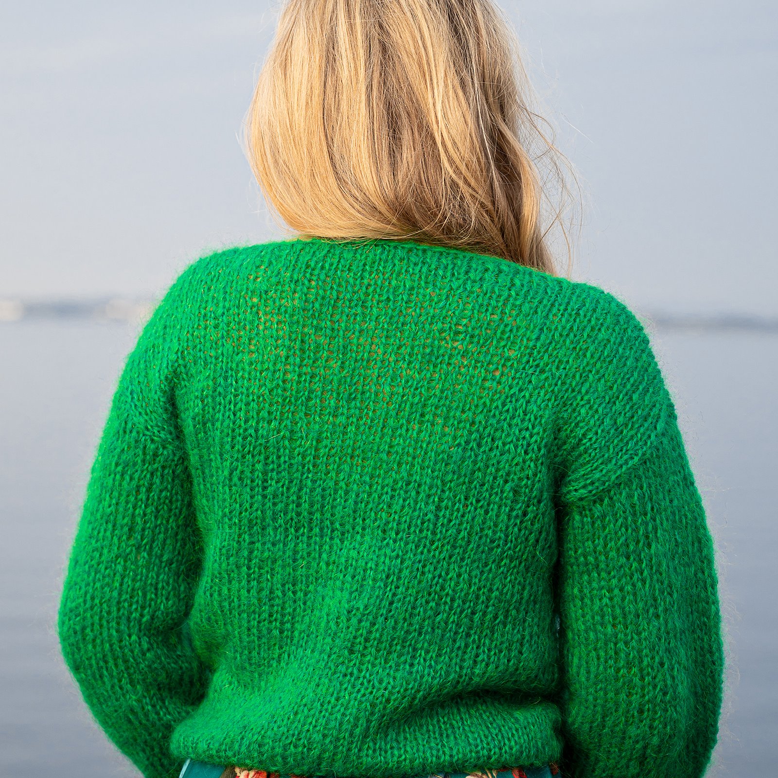 Dale yarn, knitting pattern – Amanda jumper, women DALE2000_Amanda_Jumper_ryggen.jpg