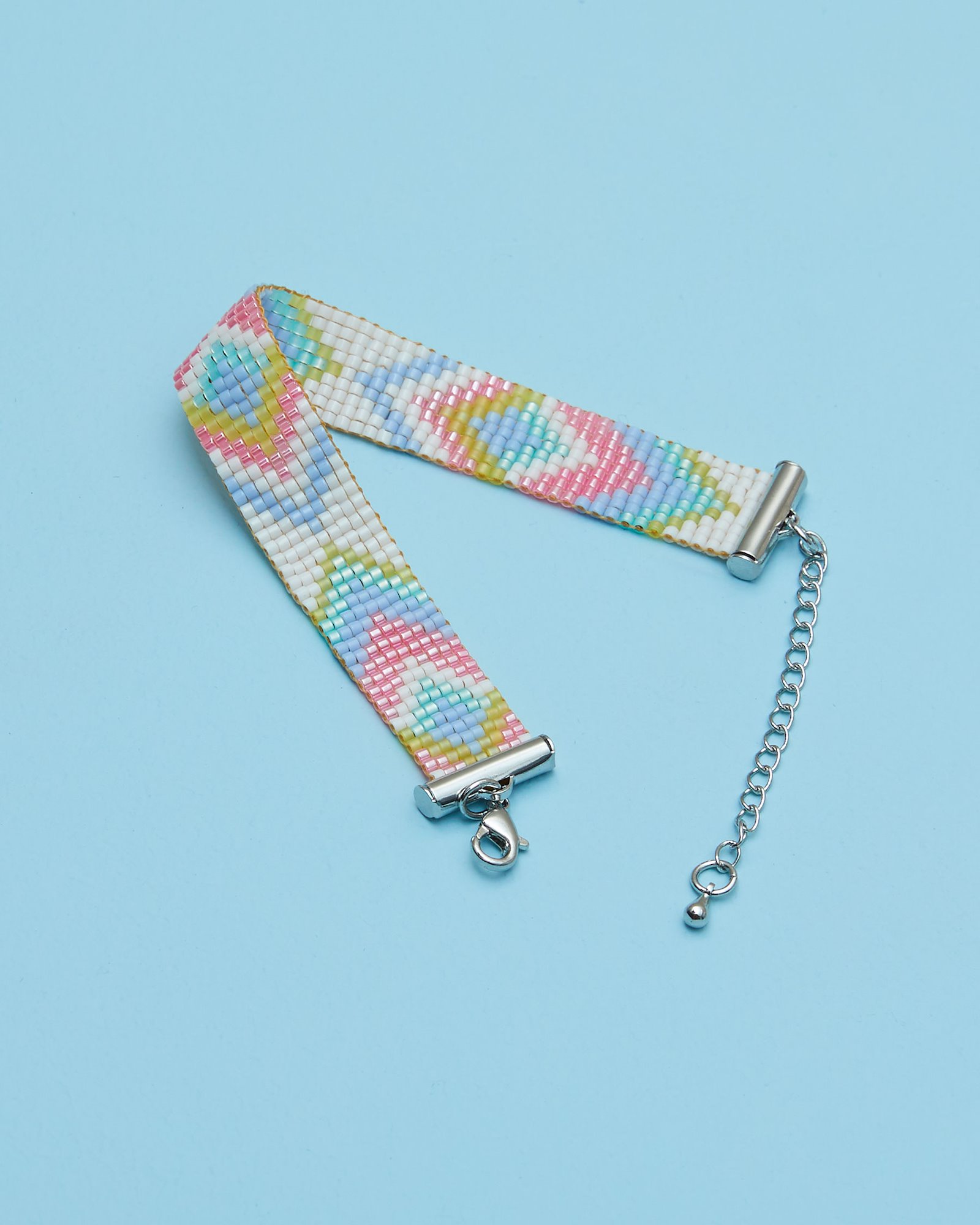 DIY: Bracelet on bead loom DIY6037_image.jpg