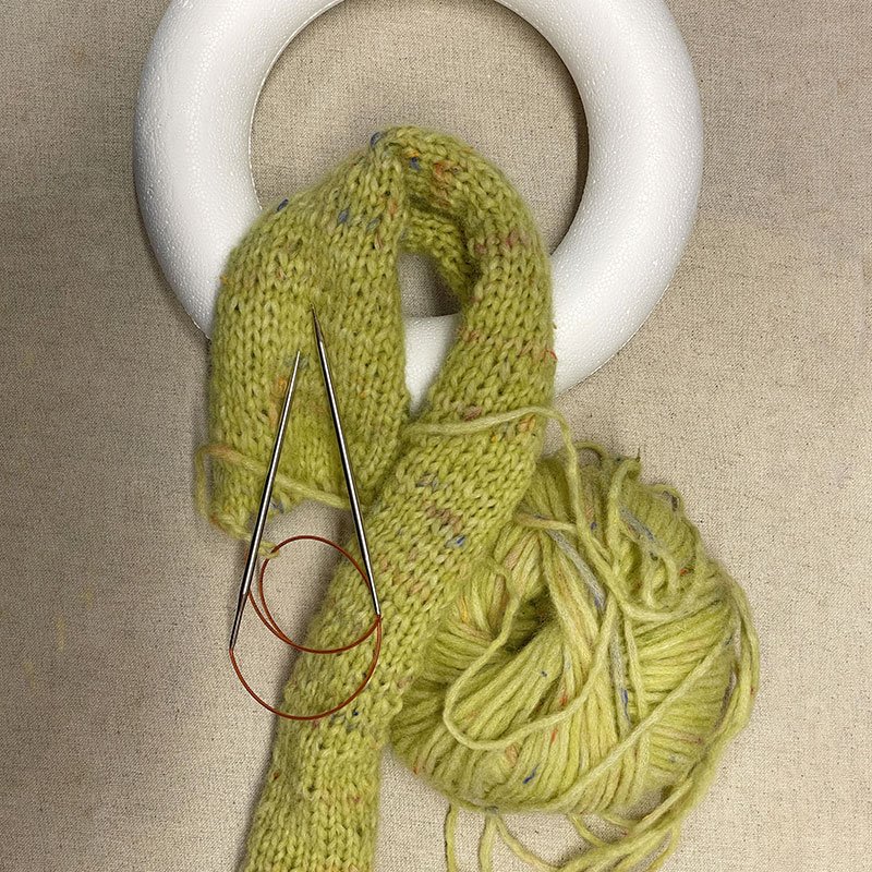 DIY: Knitted Easter wreath  DIY4307-step.jpg
