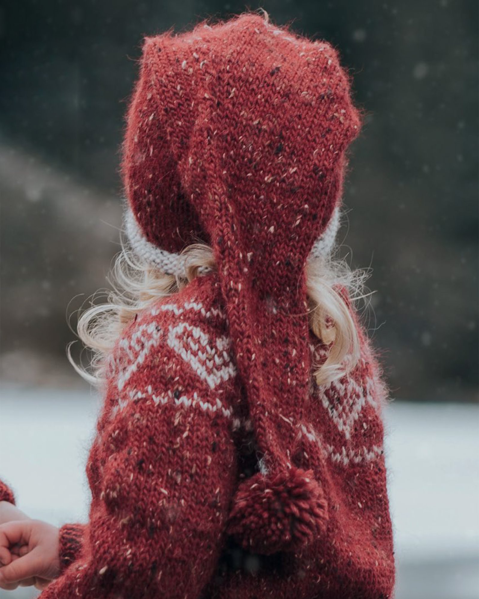 Du Store Alpakka, knitting pattern – Long Santa hat DALE3009_Nissete_Elfhat_Kids.jpg