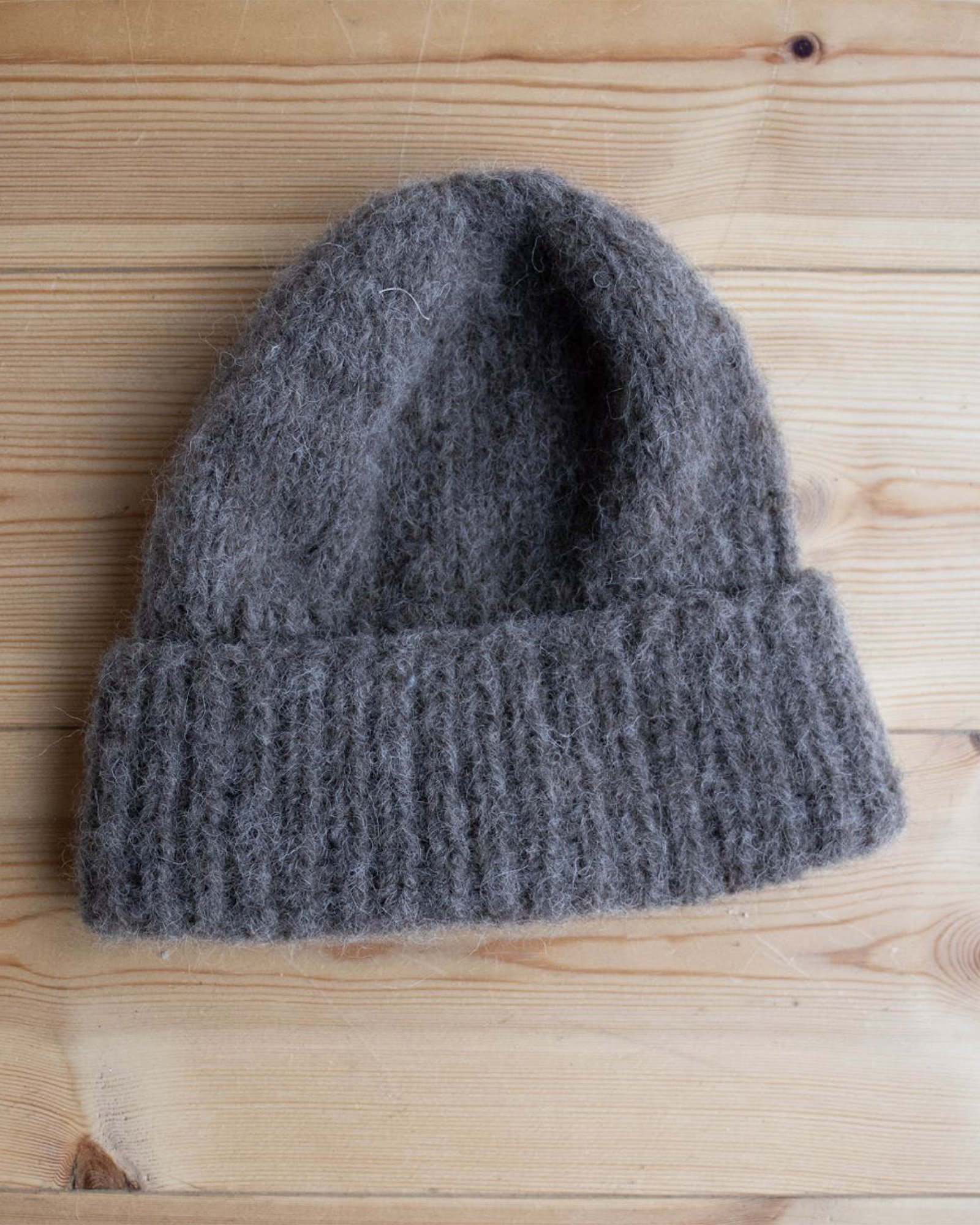 Du Store Alpakka, knitting pattern – Rime Beanie DALE3017_Rim_Hat.jpg