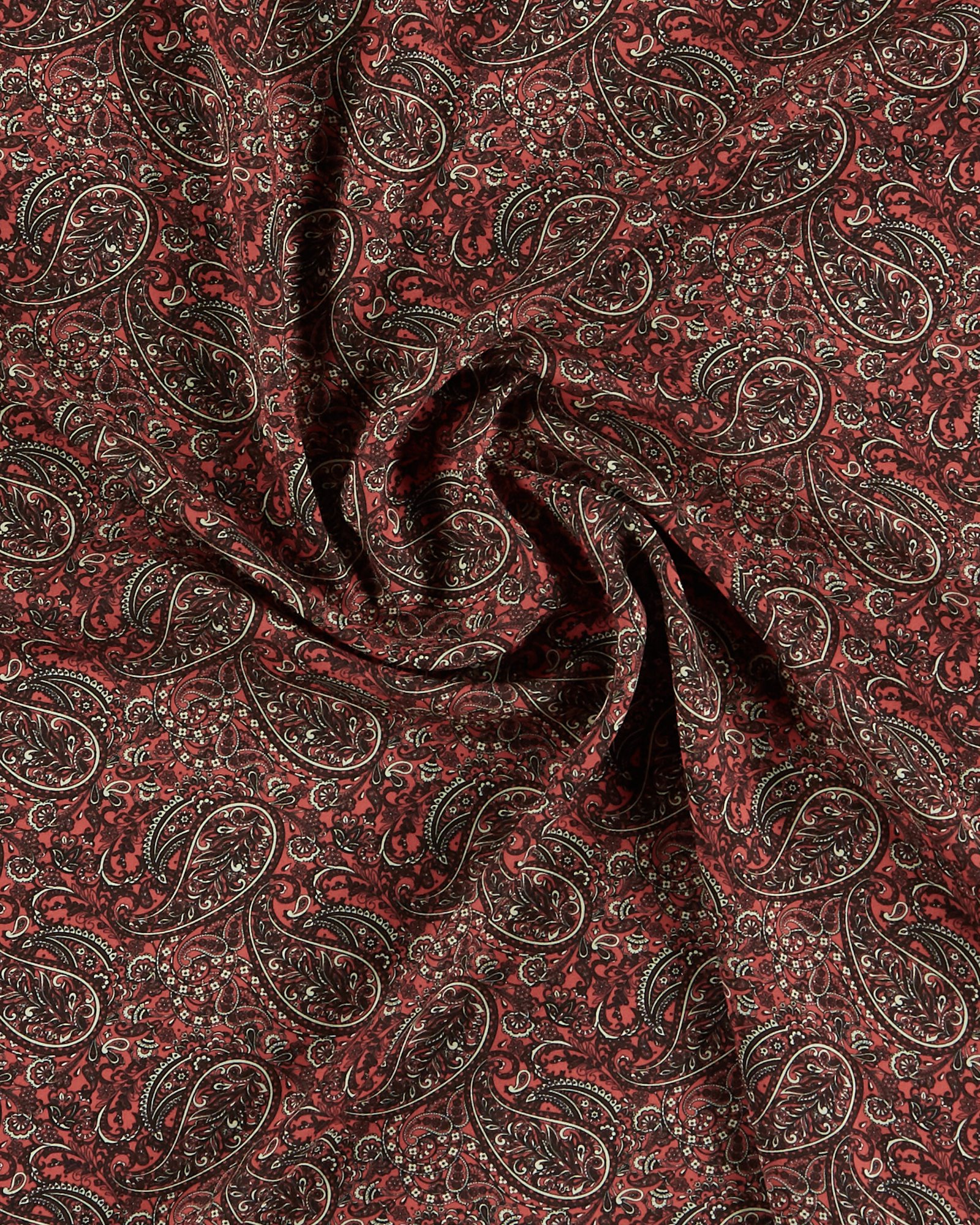 Ecovero woven viscose with red paisley 710828_pack