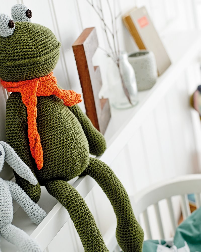 FRAYA crochet pattern - Fred the Frog, cuddly toys FRAYA7014.jpg