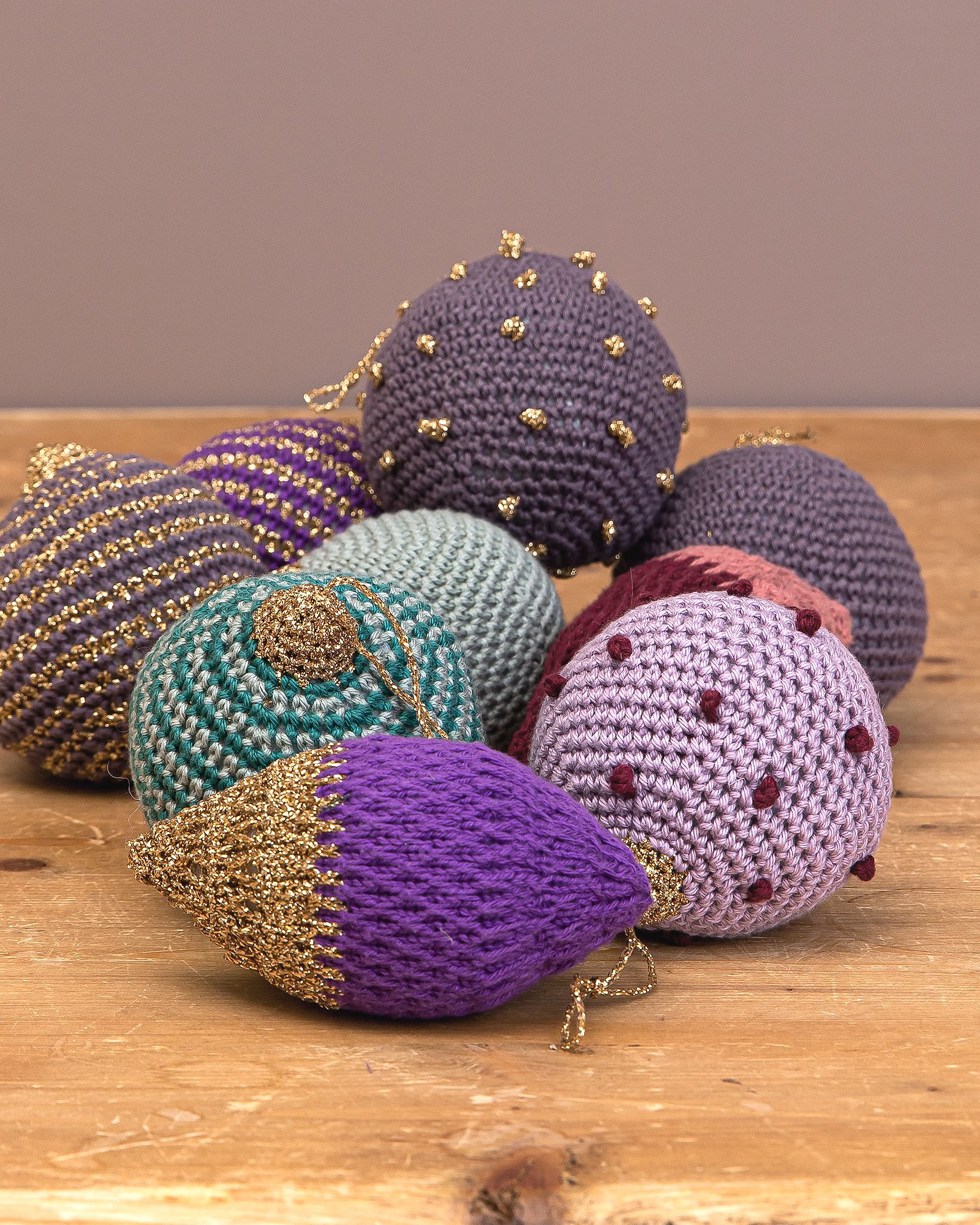 FRAYA hækle- og knitting pattern - Softhearted Christmas Baubles, home & decoration FRAYA4003.jpg