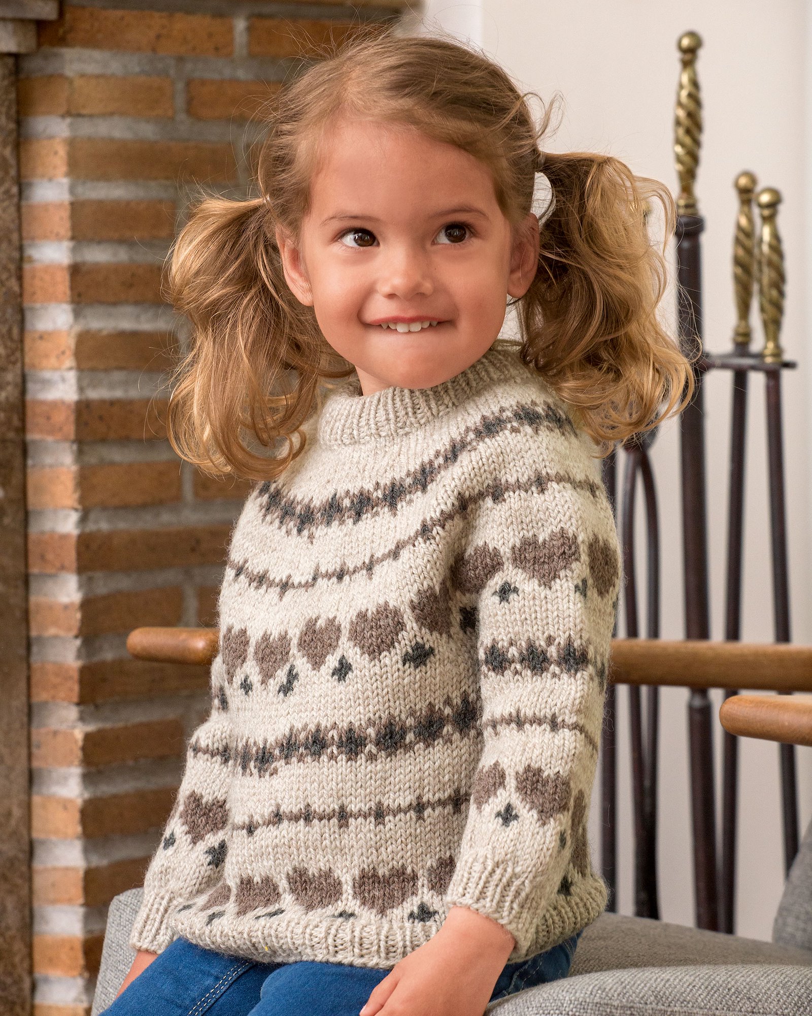 DIY this FRAYA knitting pattern - Amora sweater, kids & babies project