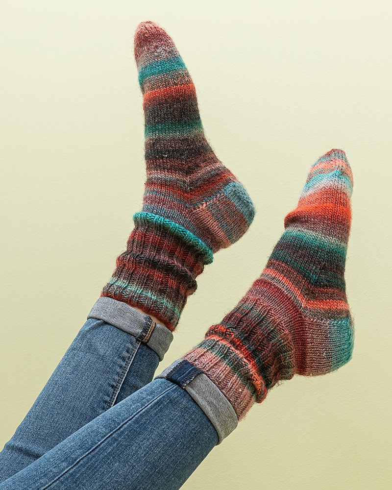 FRAYA knitting pattern - Lazy Sunday Socks, accessories - Playful FRAYA3034.jpg