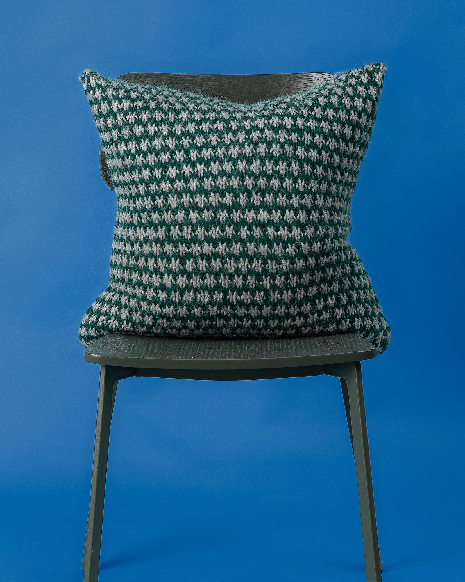 FRAYA knitting pattern - Sliding Stitches Pillow Cover, home & decoration FRAYA9029.jpg