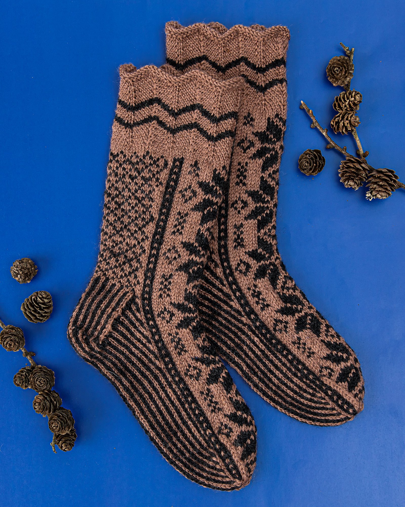 FRAYA knitting pattern - Snowball Fight Socks, accessories FRAYA3011_image.jpg