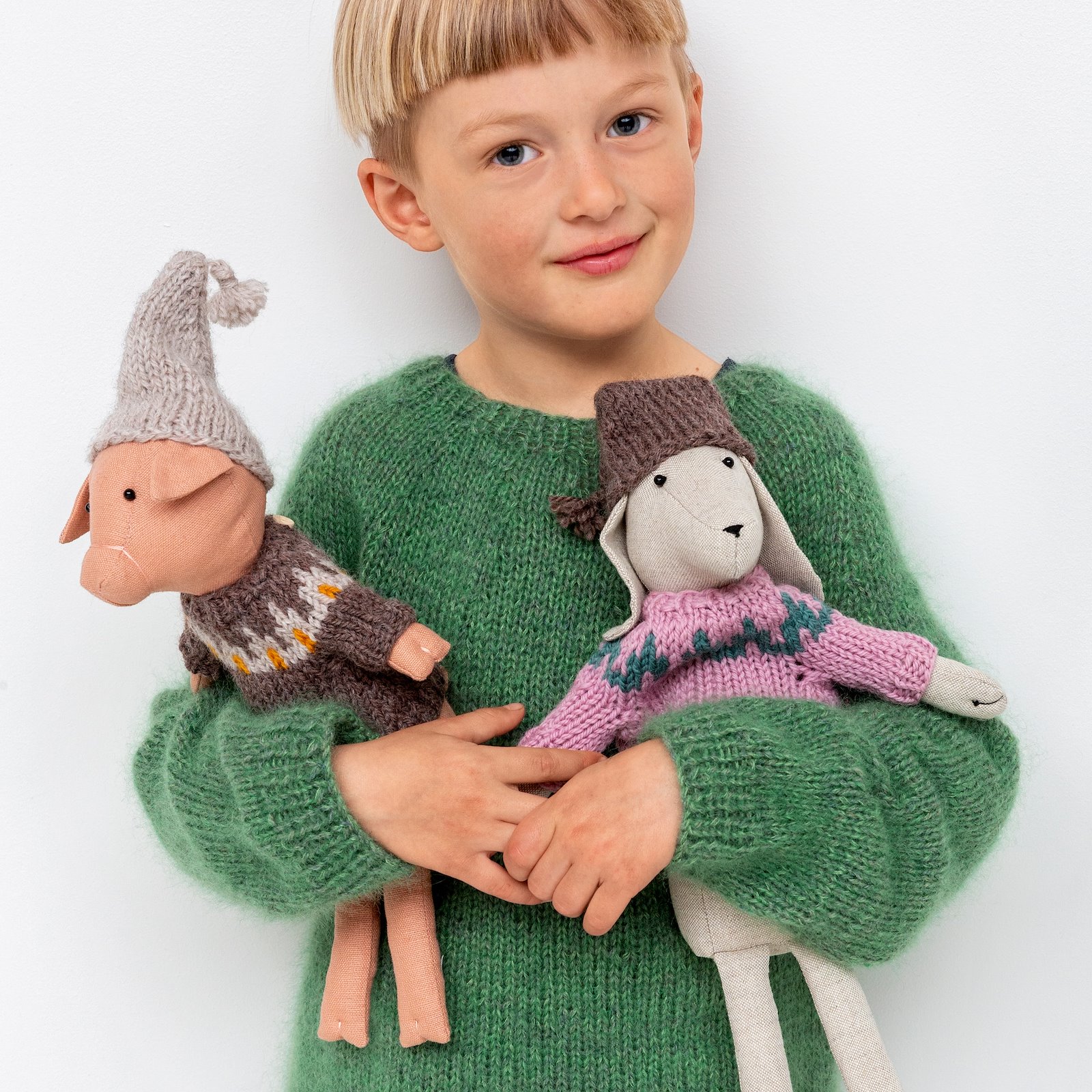 FRAYA knitting pattern - Woofy Sweater, cuddly toys p90350_410132_FRAYA7028_90063135_90063137_90063138_bundle