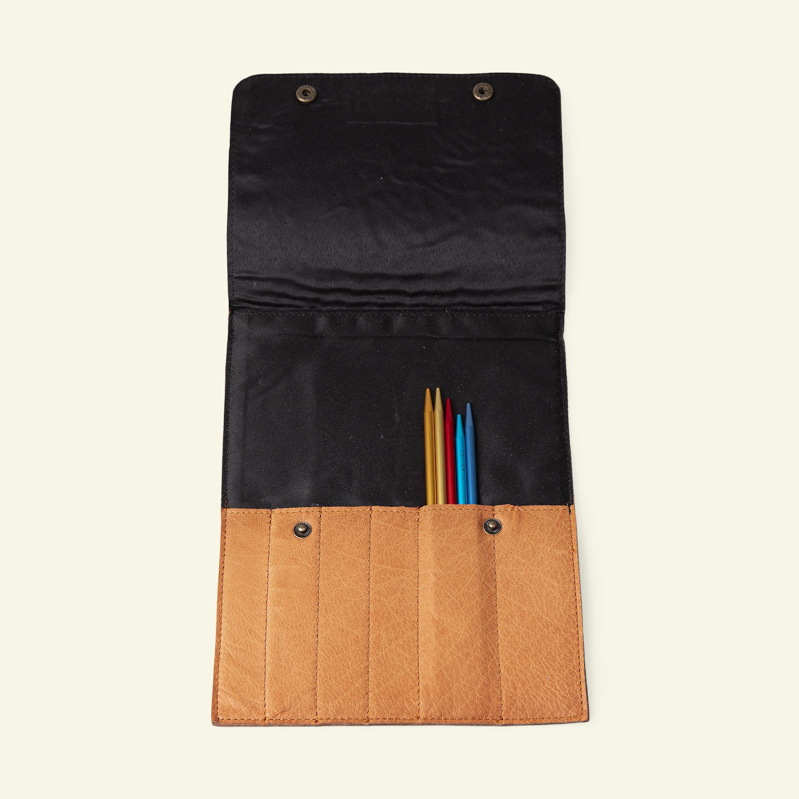 FRAYA leather sleeve, 24x18cm, brown 96802_sskit_b