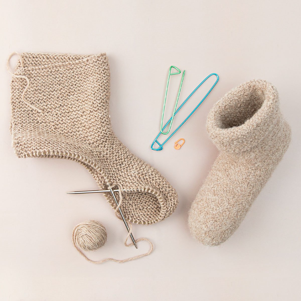 FRAYA strikkeoppskrift - Happy Feet Slippers, accessories Futter_Warm_1800x1800px.jpg