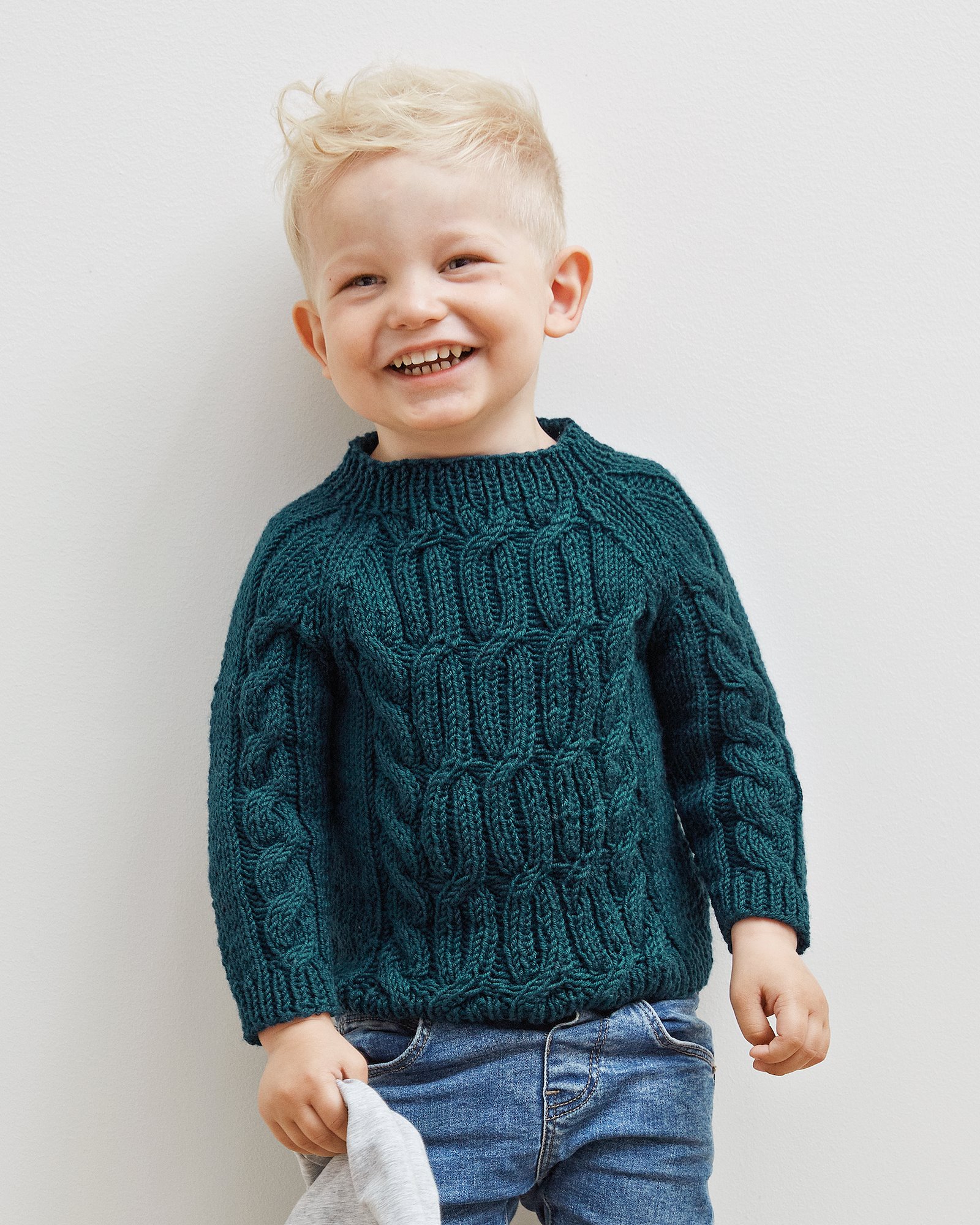 FRAYA strikkeoppskrift - Very Classic Sweater, barn & baby FRAYA6008.jpg