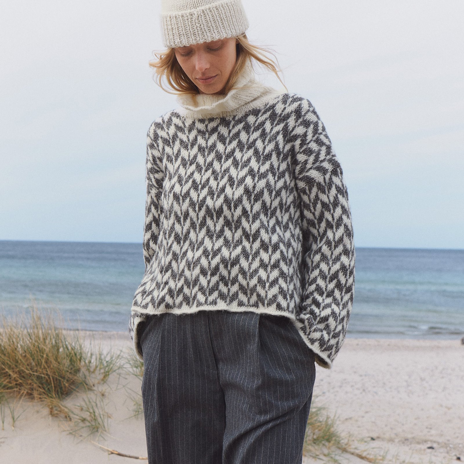 Lana Grossa yarn, knitting pattern: PULLOVER LANA2013_image_b.jpg