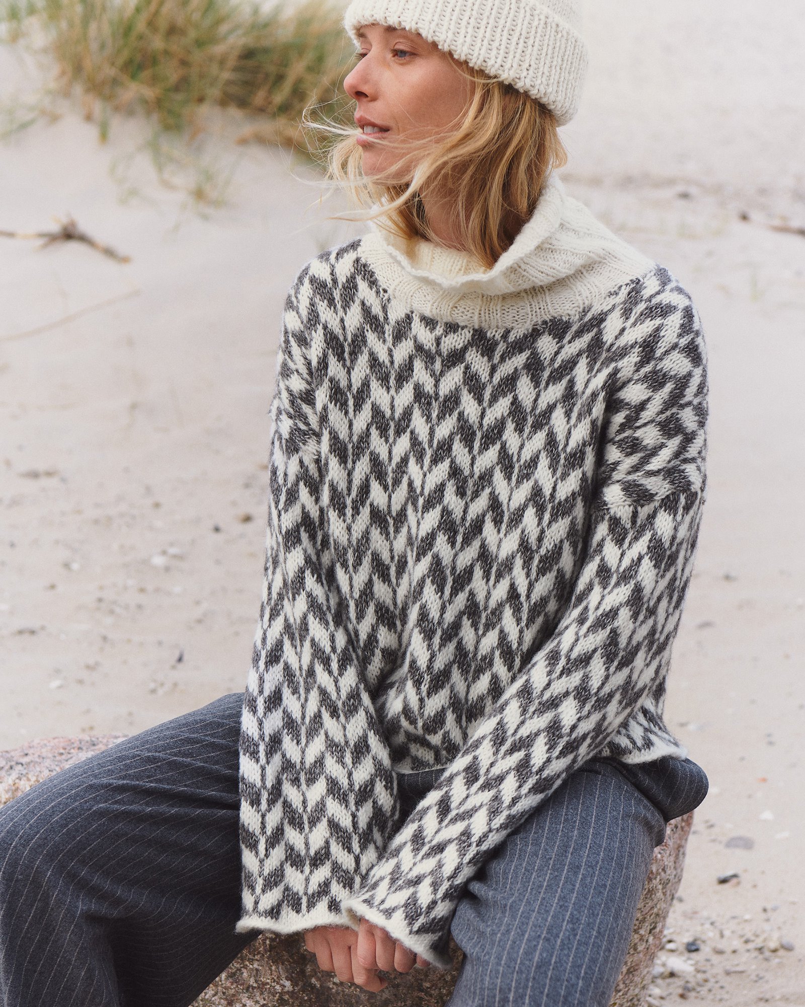 Lana Grossa yarn, knitting pattern: PULLOVER LANA2013_image.jpg