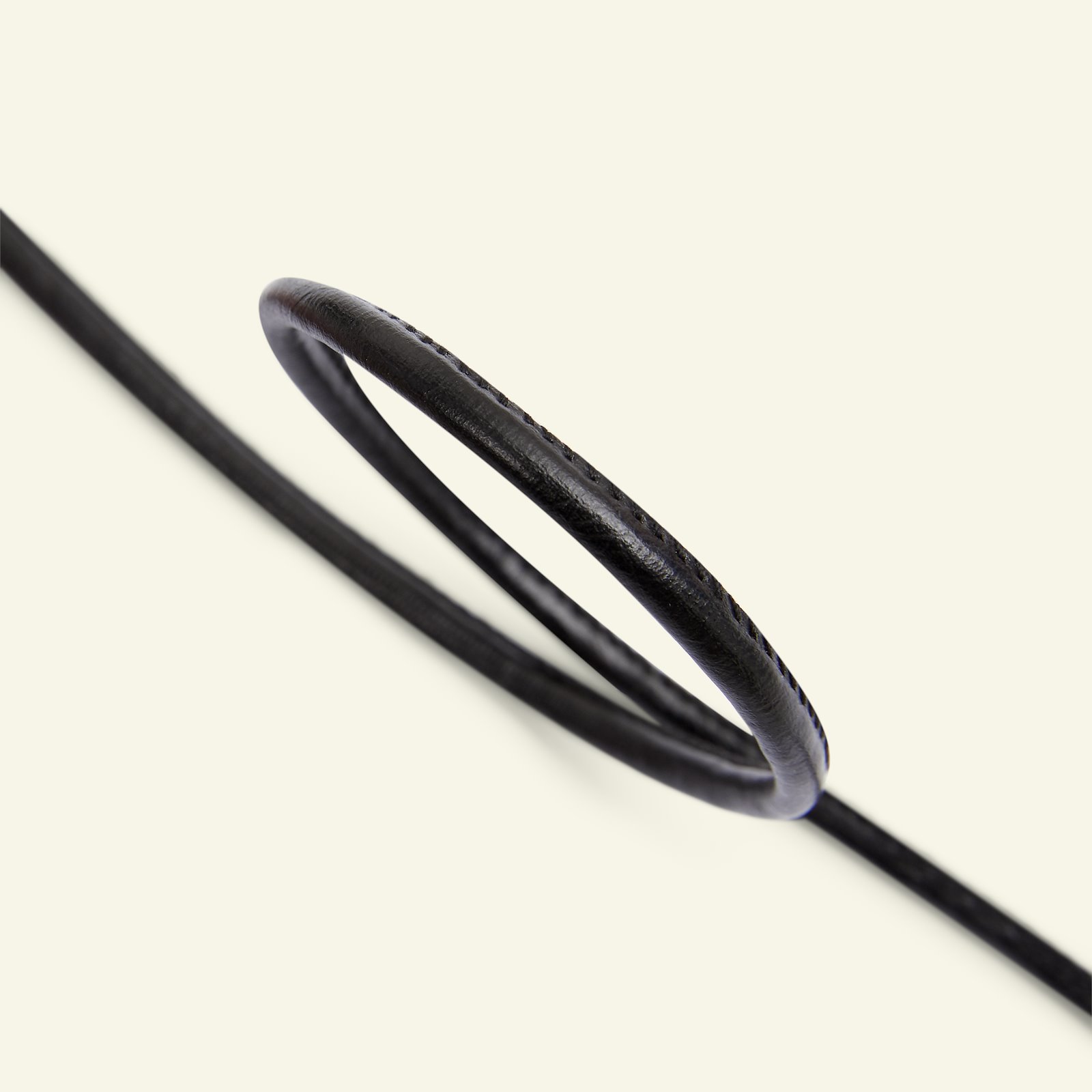 Leather string imitated 5mm black 3m 76921_pack
