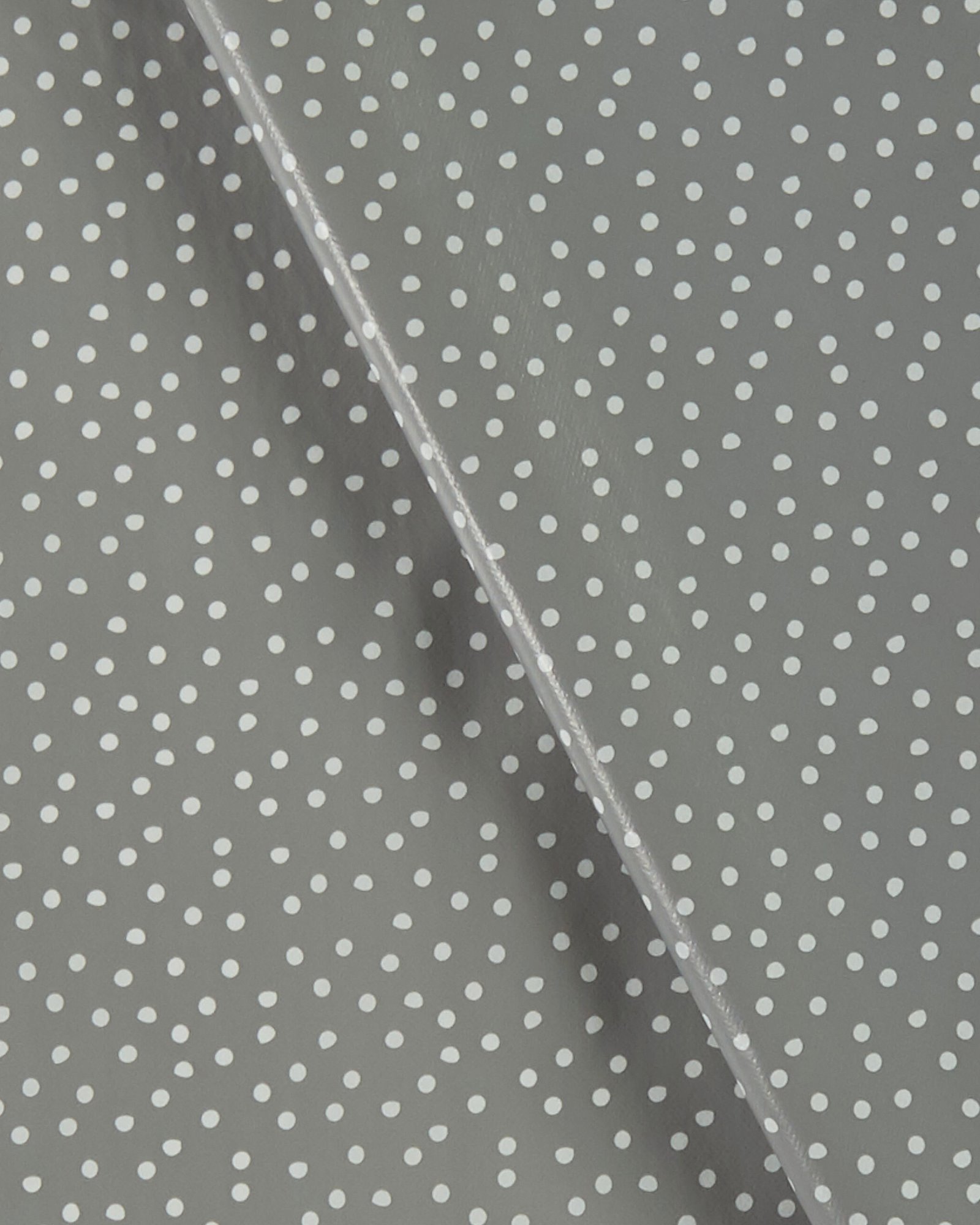 Non-woven oilcloth lt grey w white dots 866151_pack
