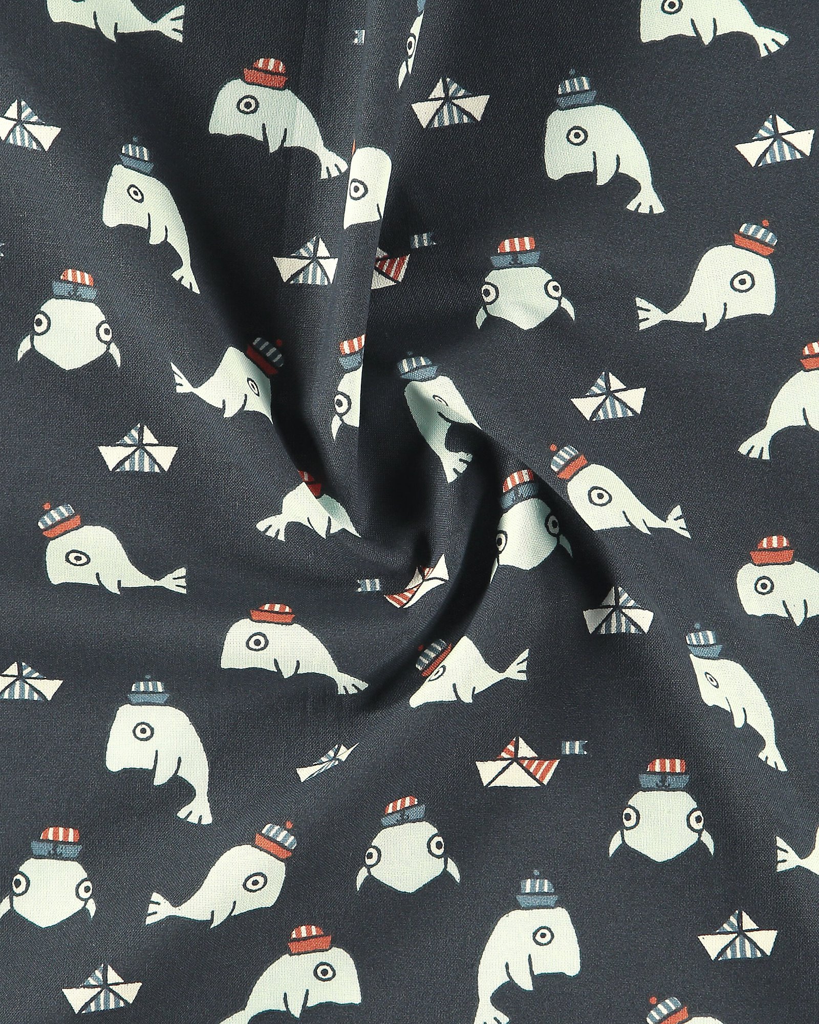 Organic cotton navy with fish and boats 780701_pack