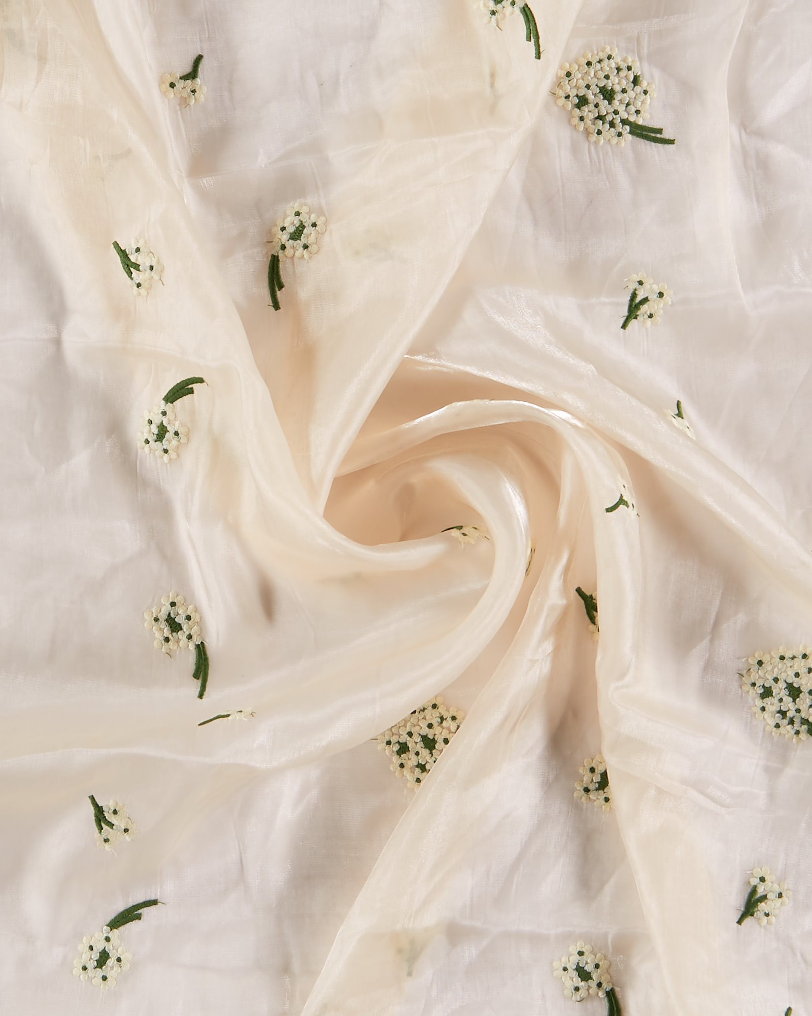 Organza offwhite med blomsterbroderi 631298_pack