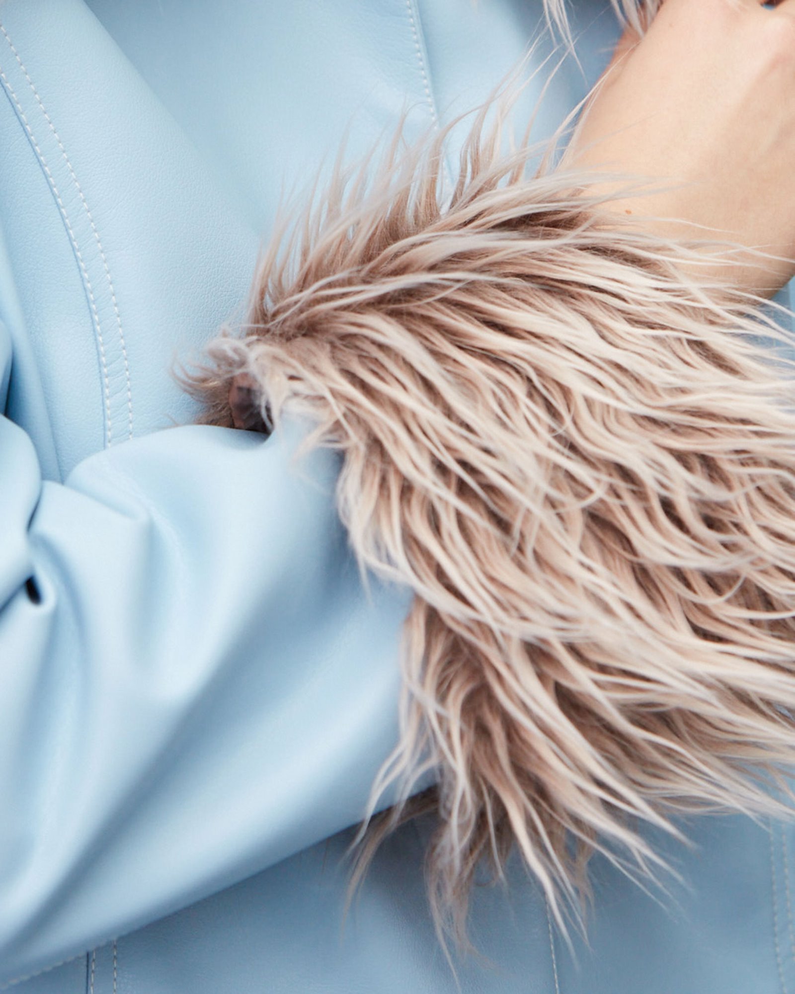 Sew it yourself: Removable fur cuffs DIY2317_image.jpg