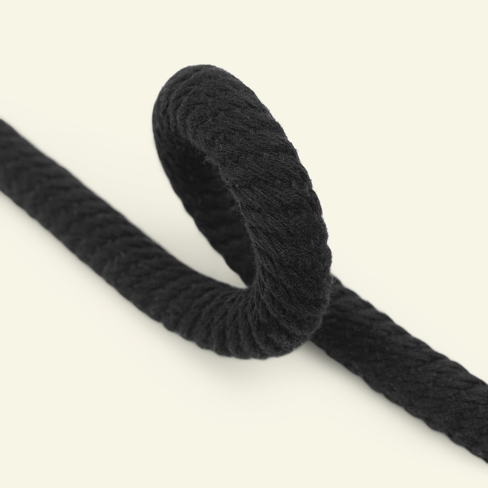 String/soft rope 15mm black 2m