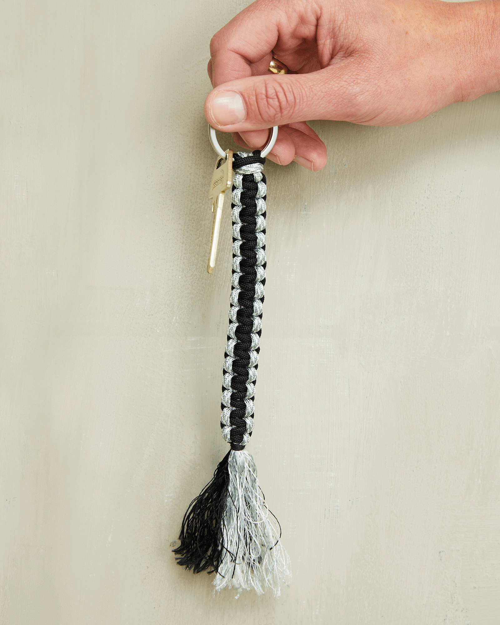 Tutorial: Knüpftechnik für Schlüsselanhänger, Armbänder, uvm. DIY6039_image.jpg