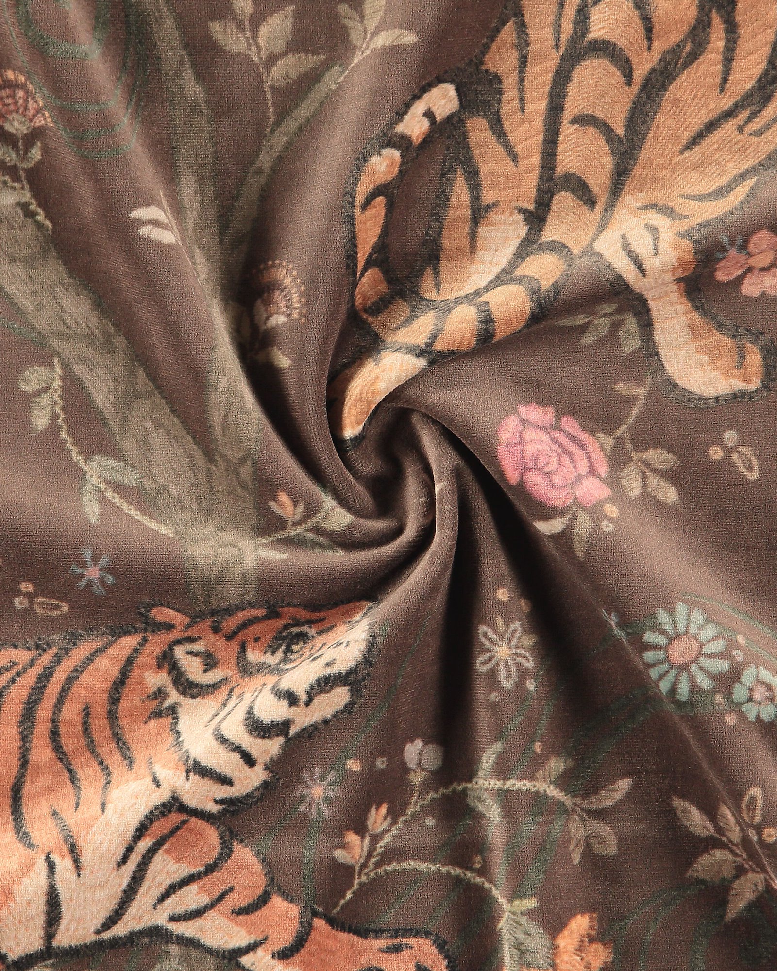 Upholstery velvet brown with tiger 826263_pack