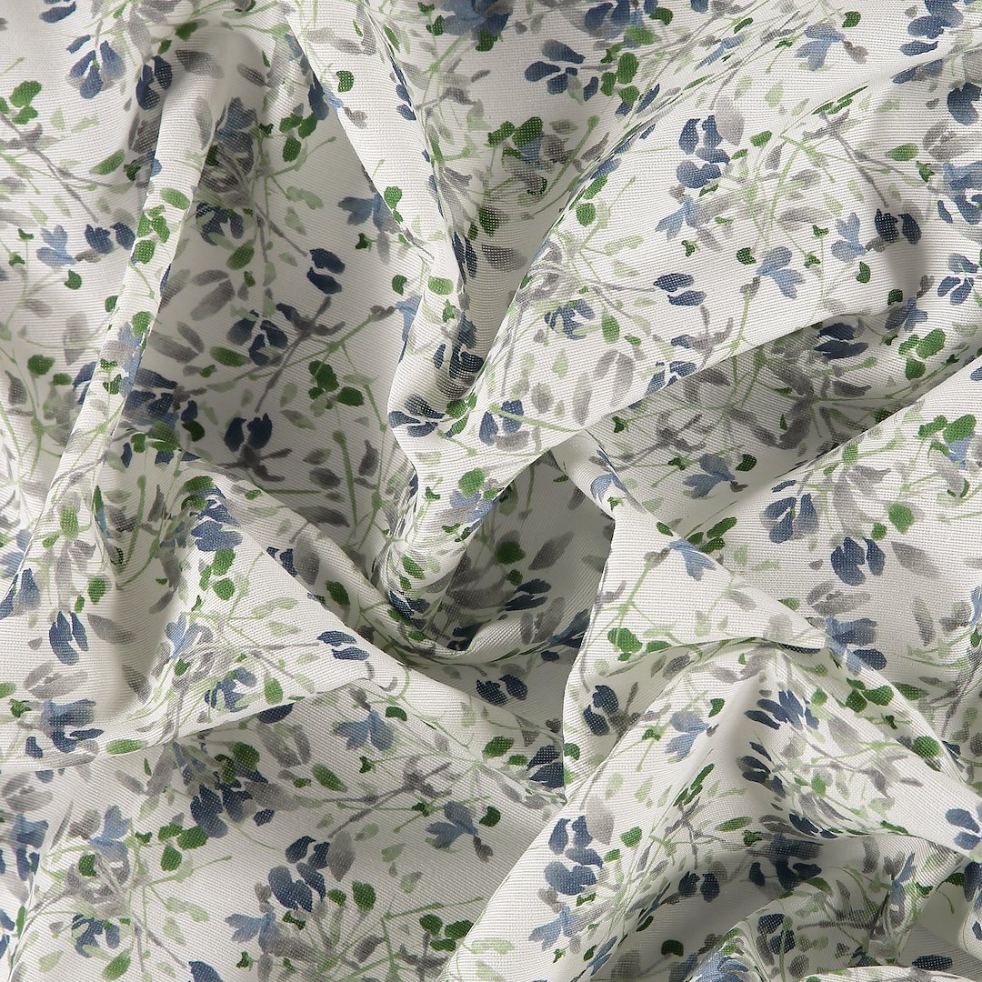 Billede af Vævet hvid med blå/grå/grønne blomster