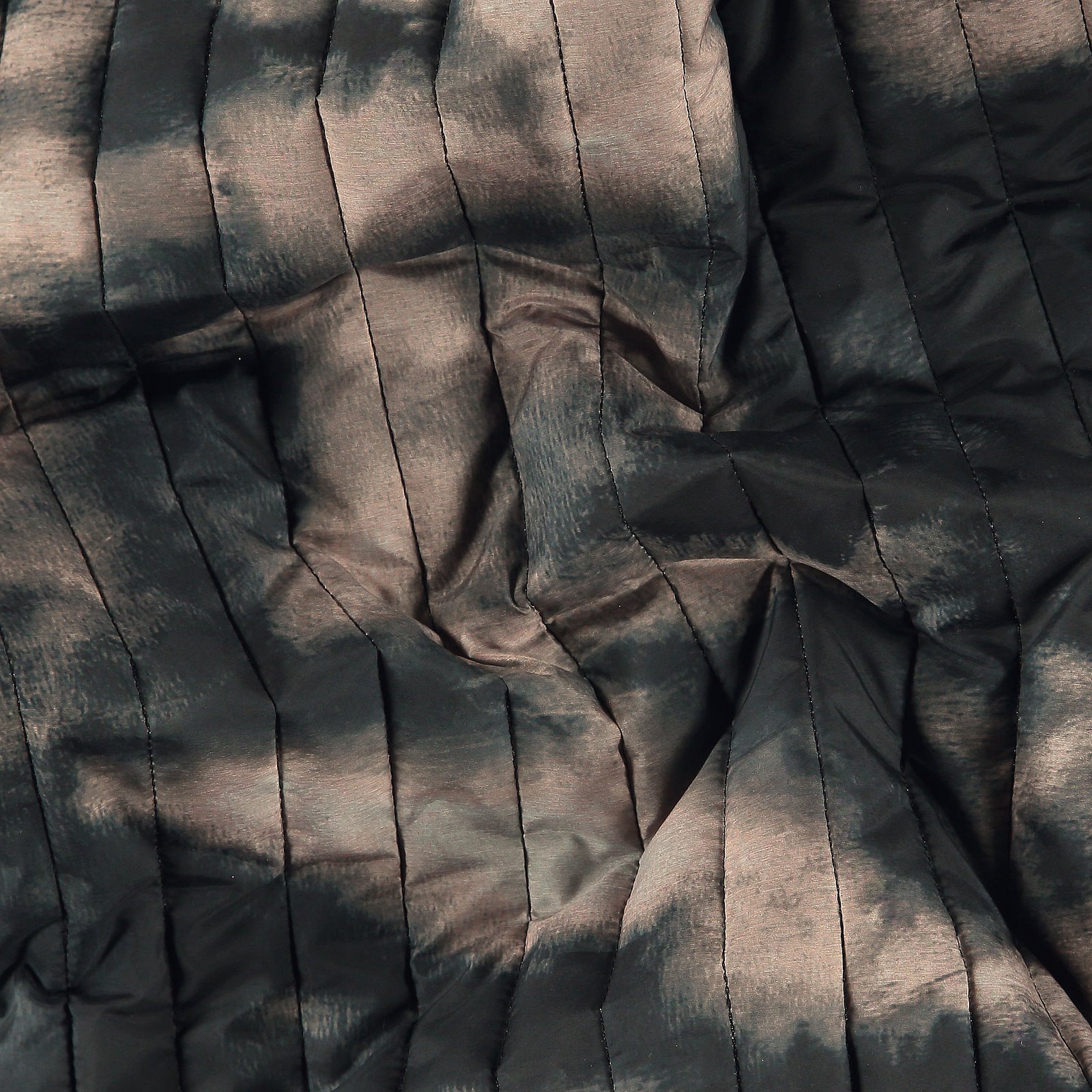 Vævet quilt med sort/sand batik print 920244_pack