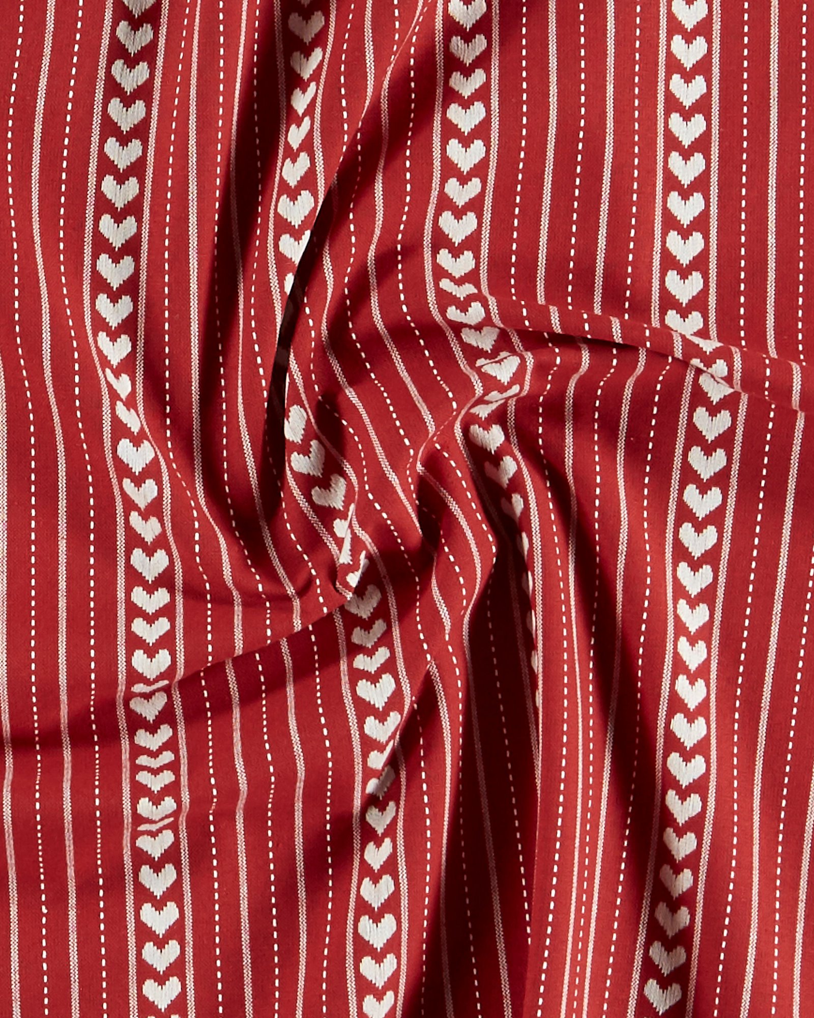 Woven cotton red w YD stripes and hearts 816314_pack