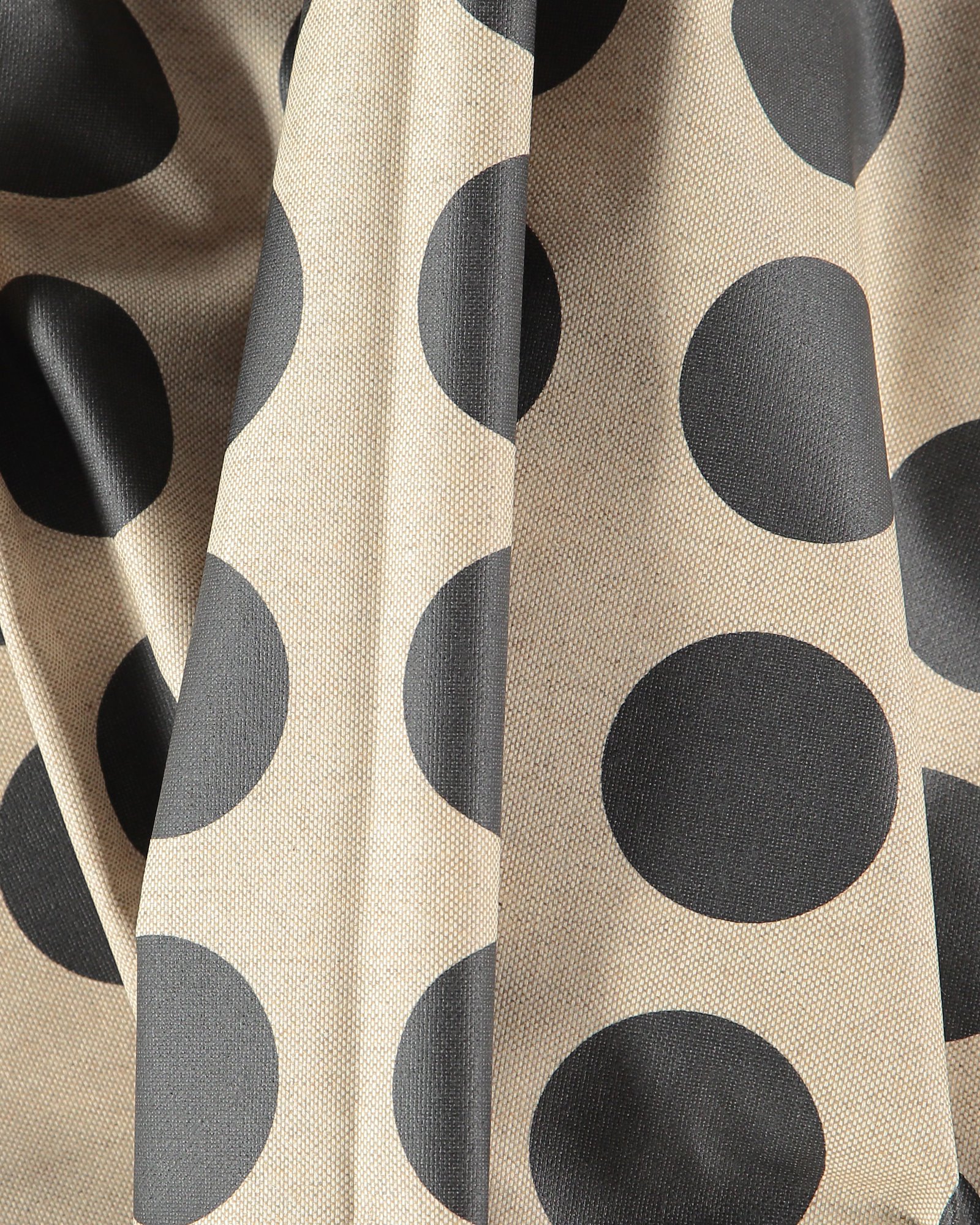 Woven oilcloth linenlook w black dots 870368_pack