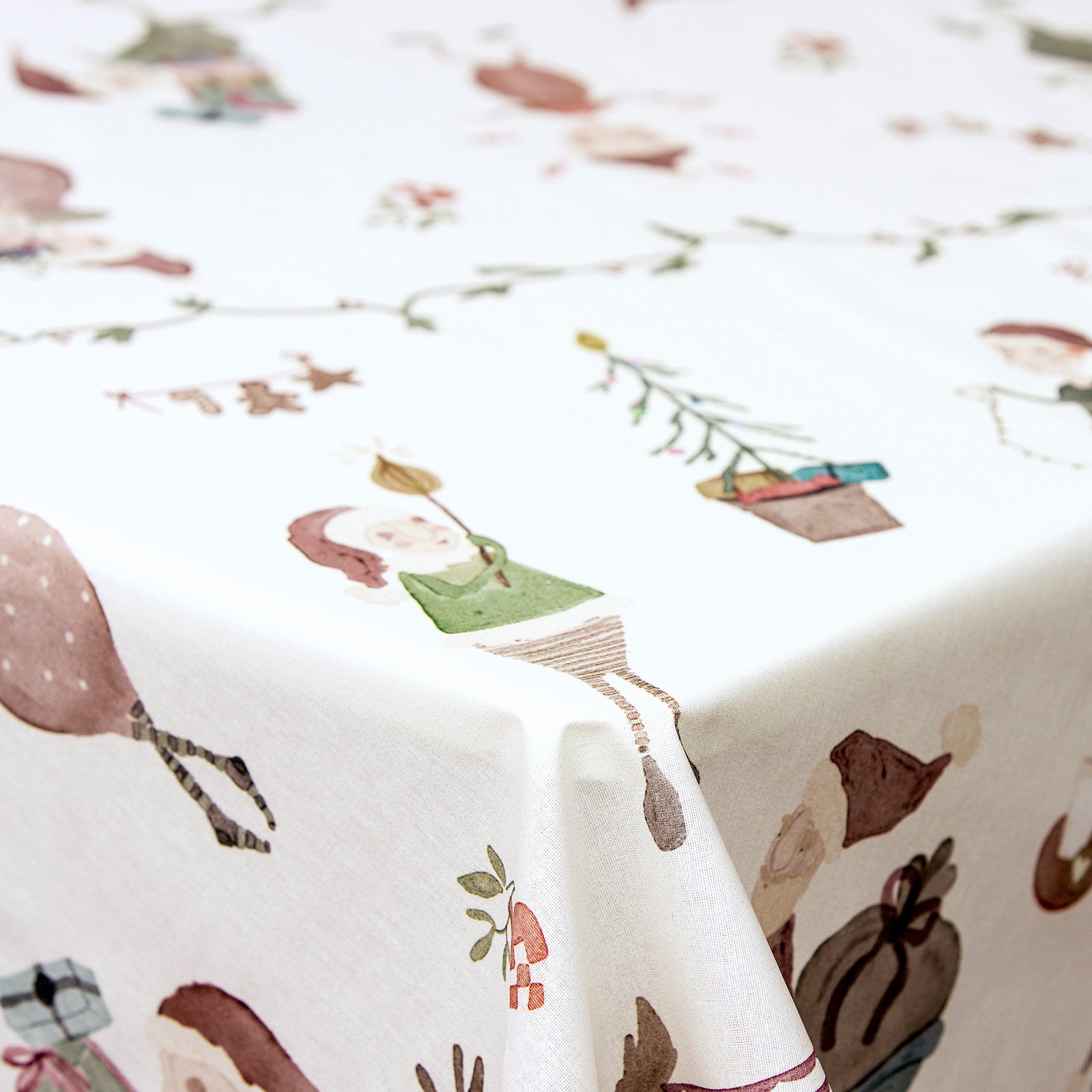 Woven oilcloth off white with elves 872305_sskit