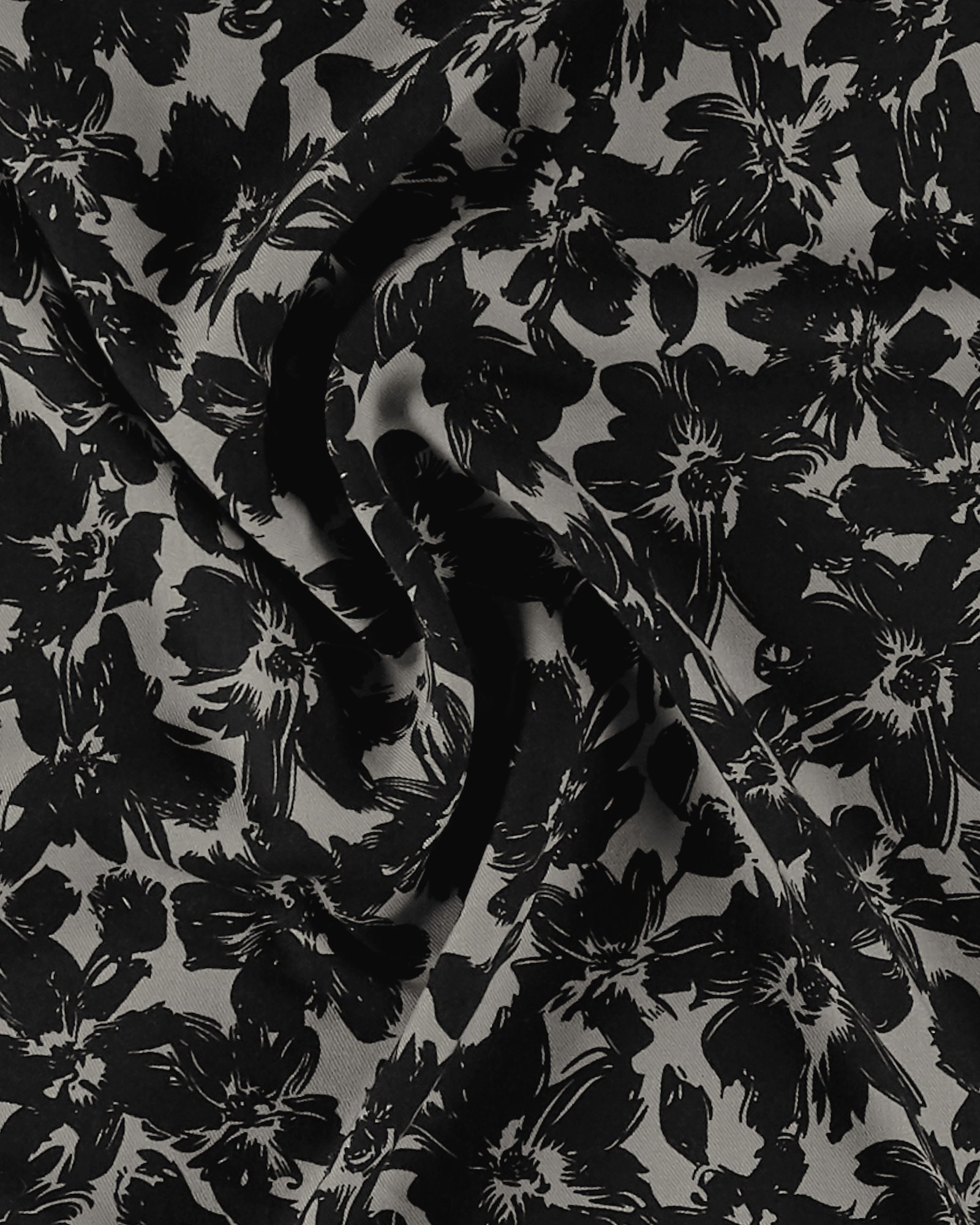 Woven viscose grey with black flowers 701904_pack