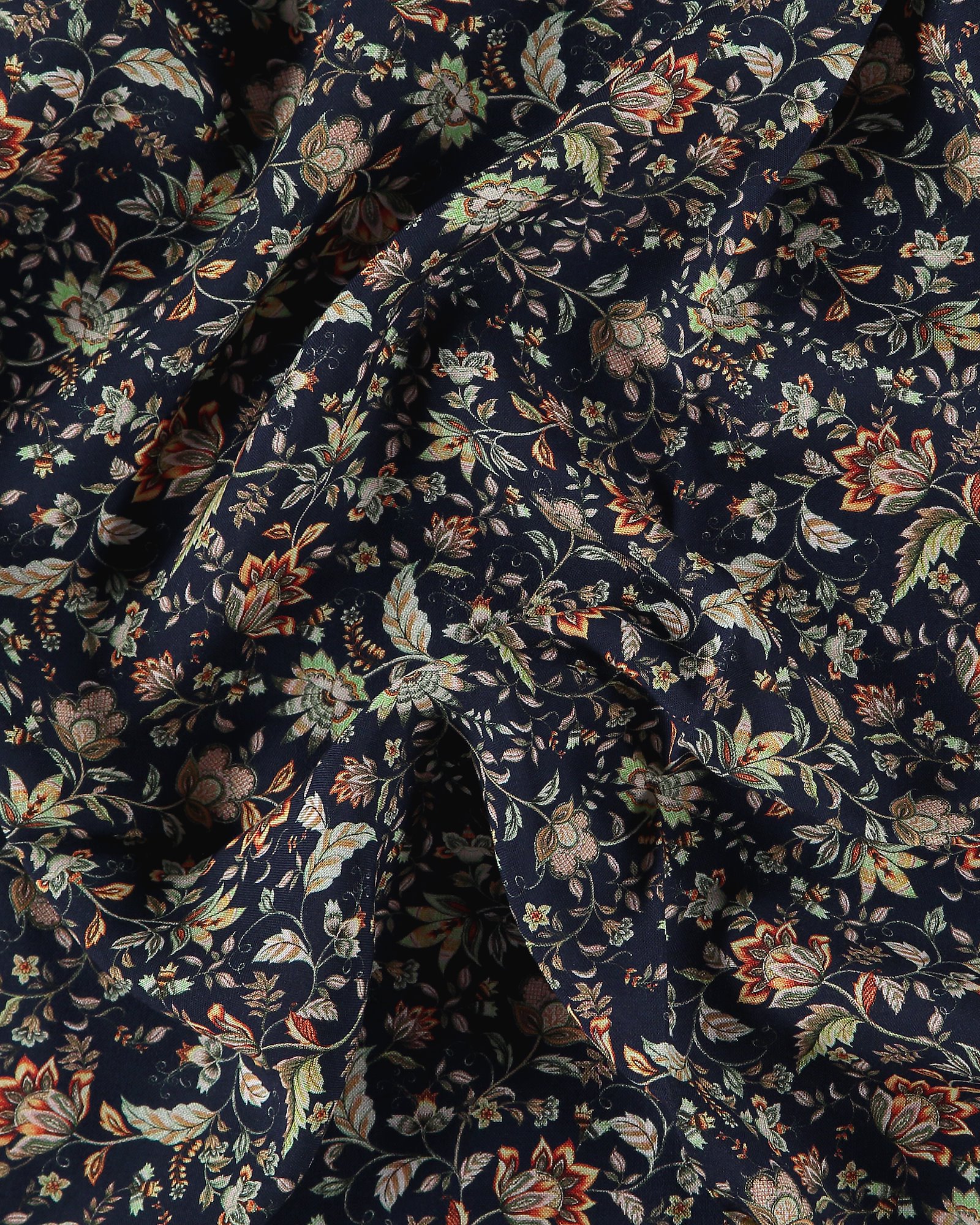 Woven viscose navy with flowers 710016_pack