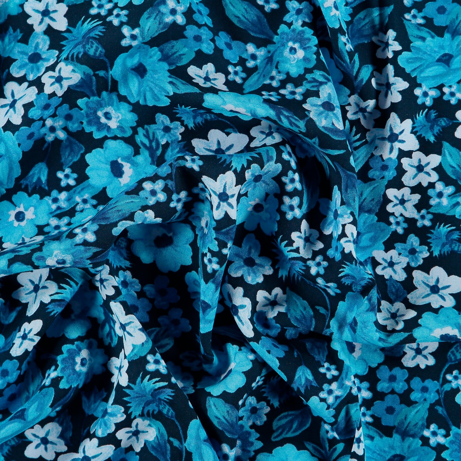Woven viscose with turquise blue flowers 710656_pack