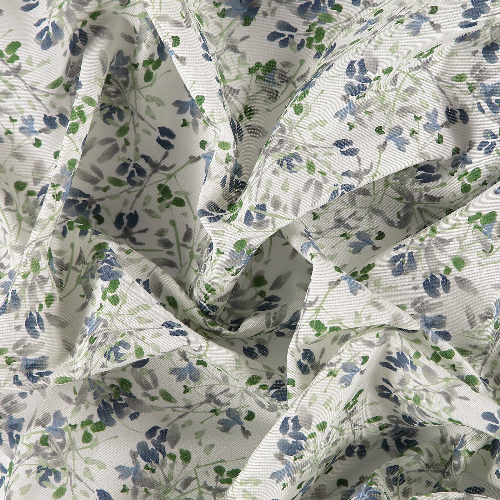 Woven white with blue/grey/green flowers 750370_pack