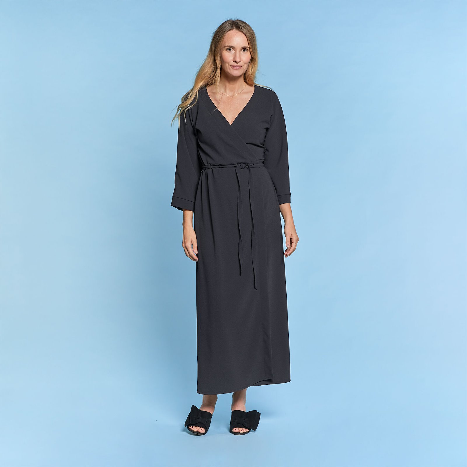 Wrap dress with batwing sleeves, 42/14 p23162000_p23162001_p23162002_p23162003_p23162004_pack_d